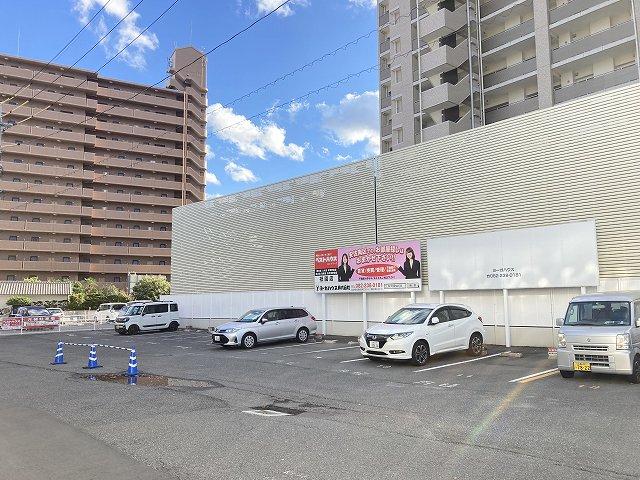 西原5丁目ガレージの外観・駐車場イメージ2枚目