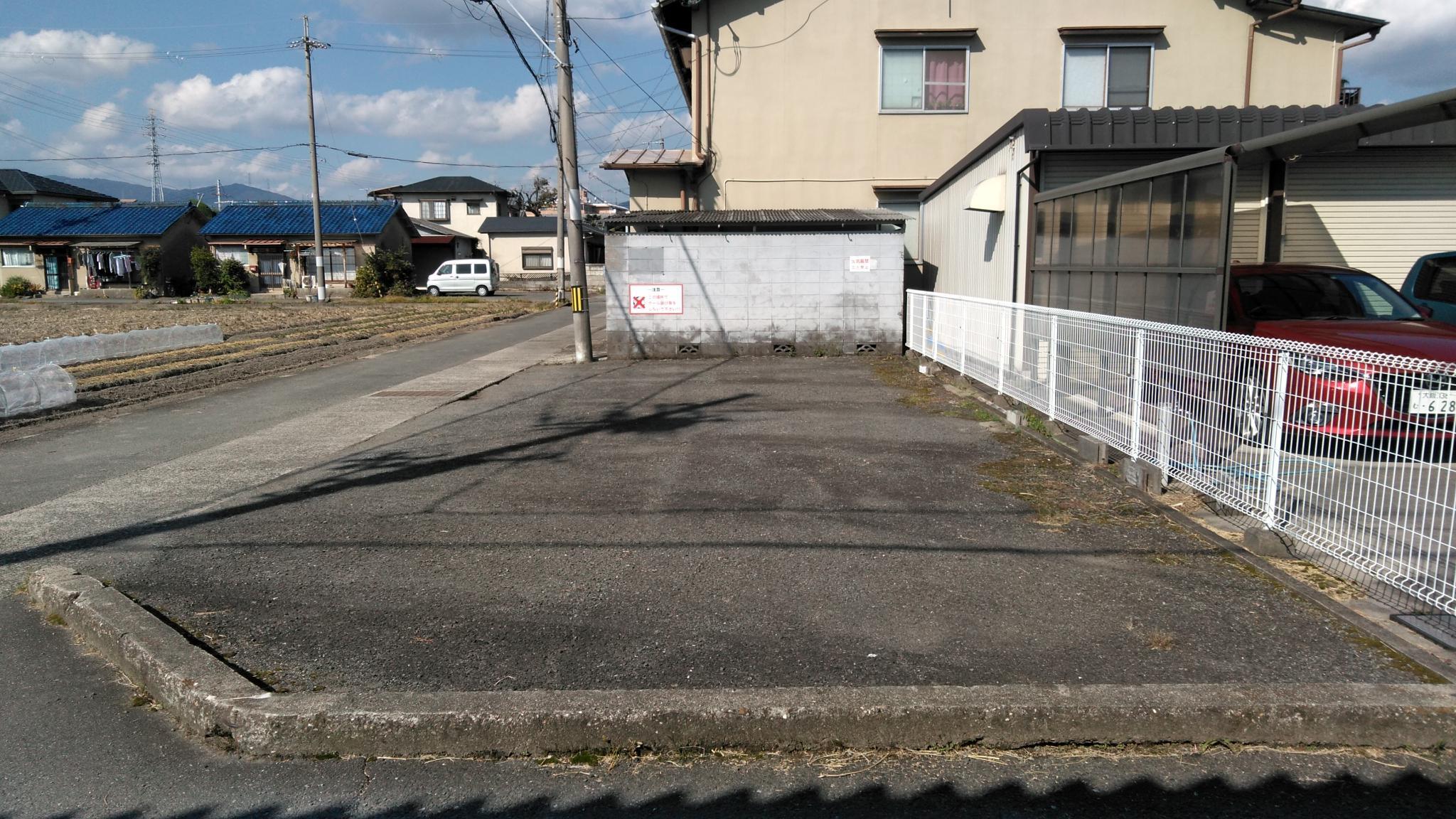寺川第２ガレージの外観・駐車場イメージ1枚目