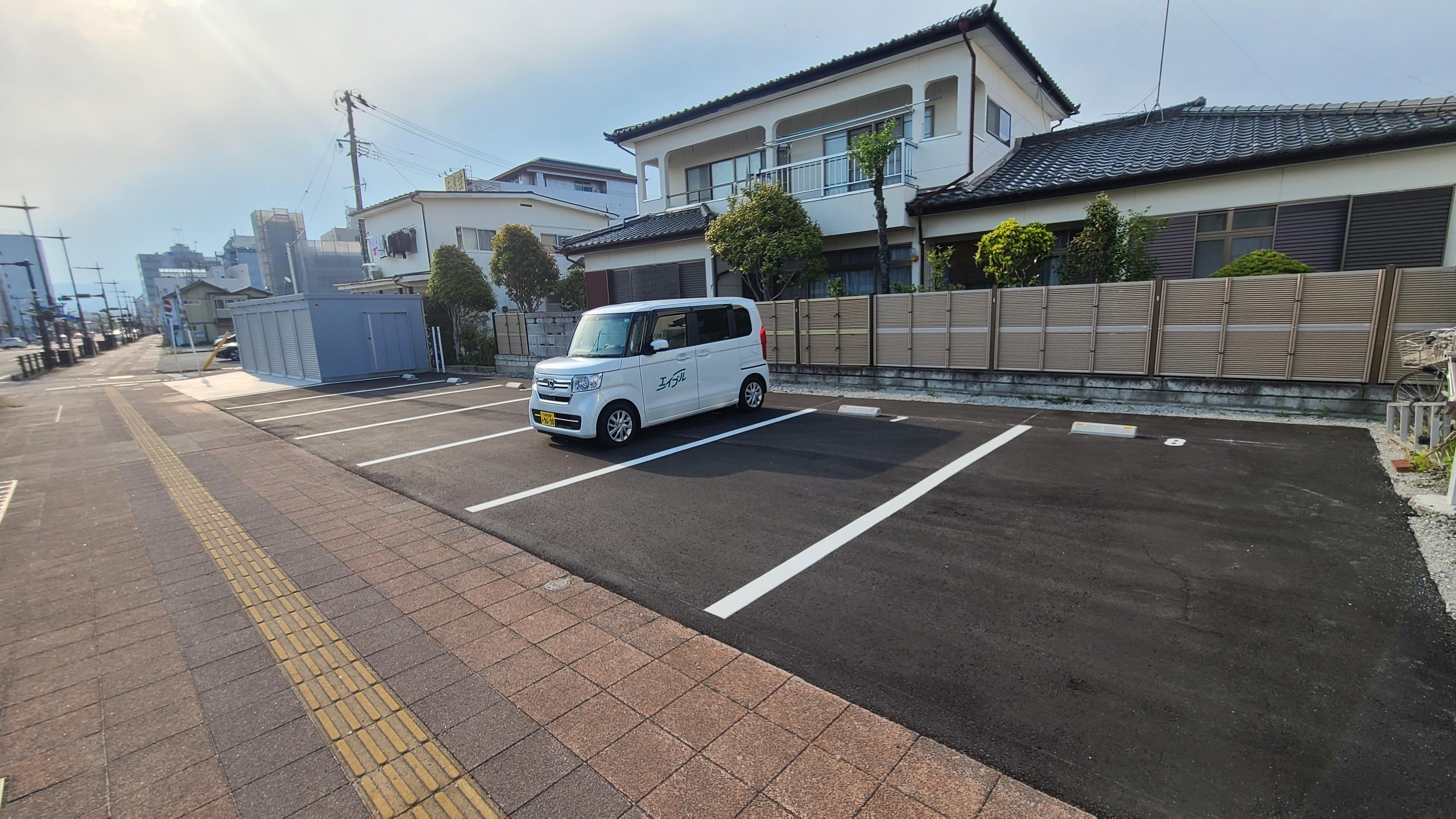 佐藤煙草店バイクガレージ、駐車場の外観・駐車場イメージ3枚目