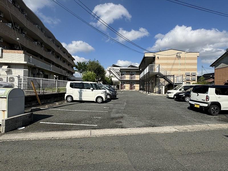 アスリーサ(26651)の外観・駐車場イメージ1枚目