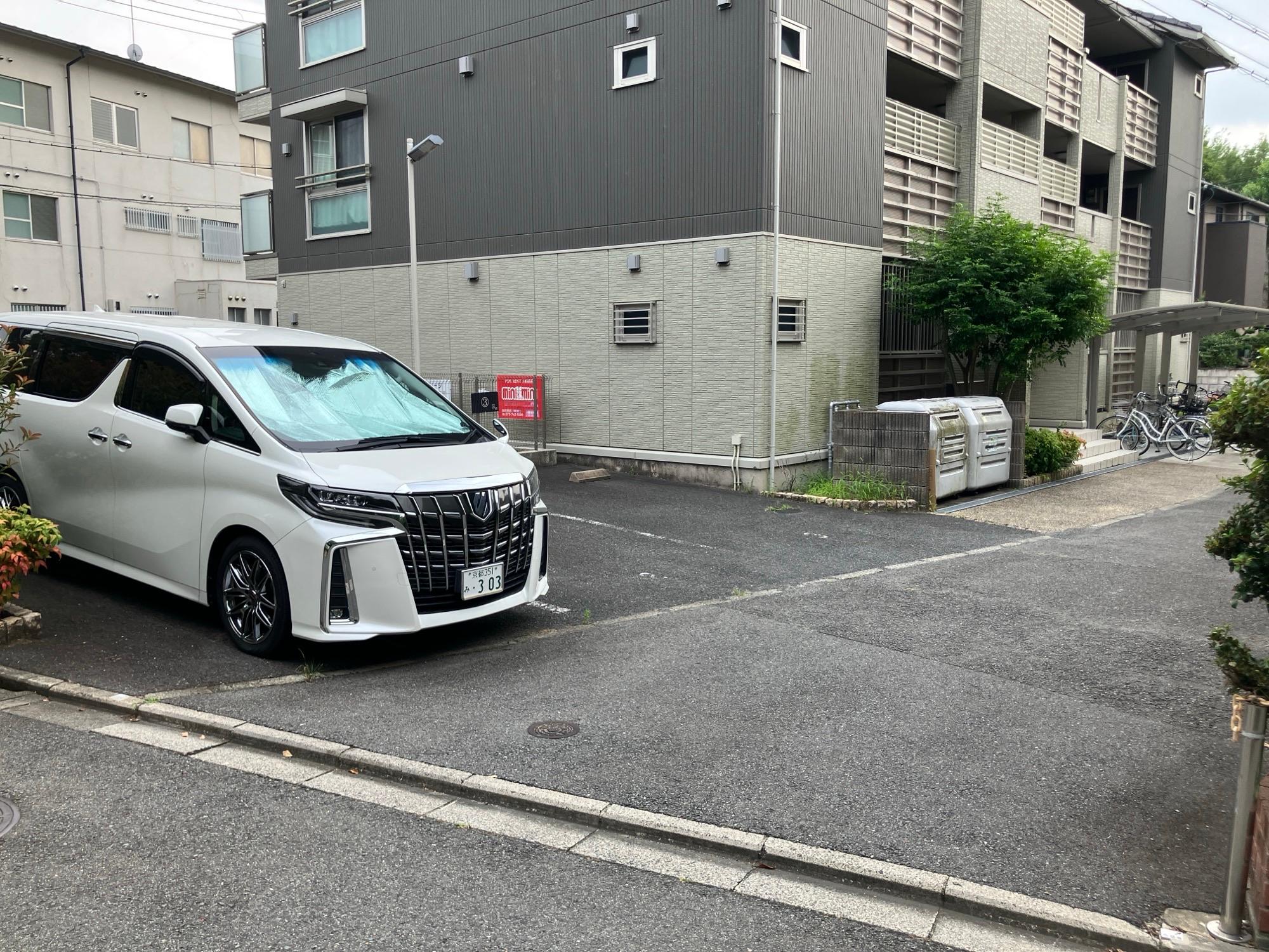 西町東部ガレージ（駐車場）の外観・駐車場イメージ1枚目