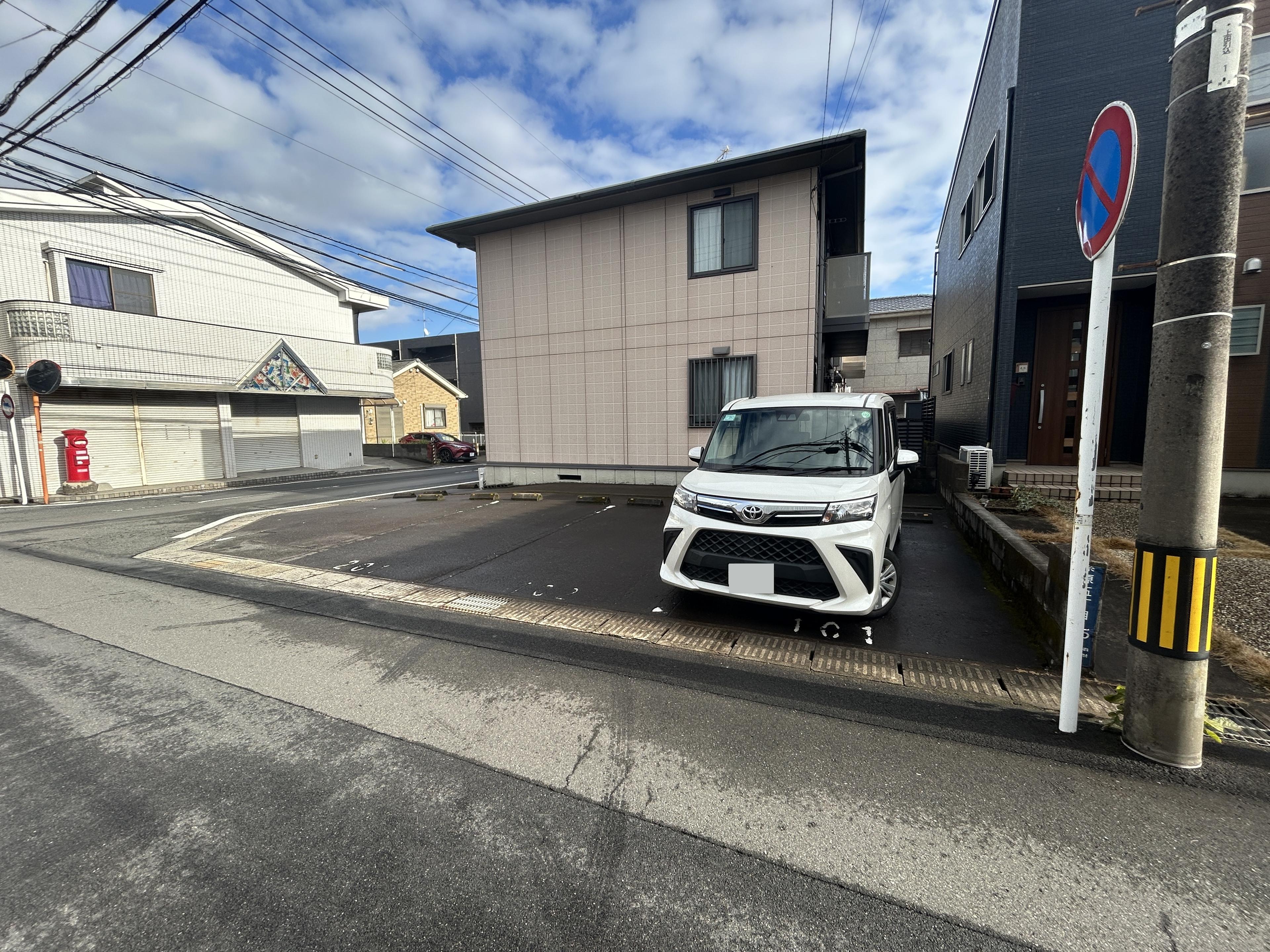 ｿﾚｼﾞｵNの外観・駐車場イメージ1枚目