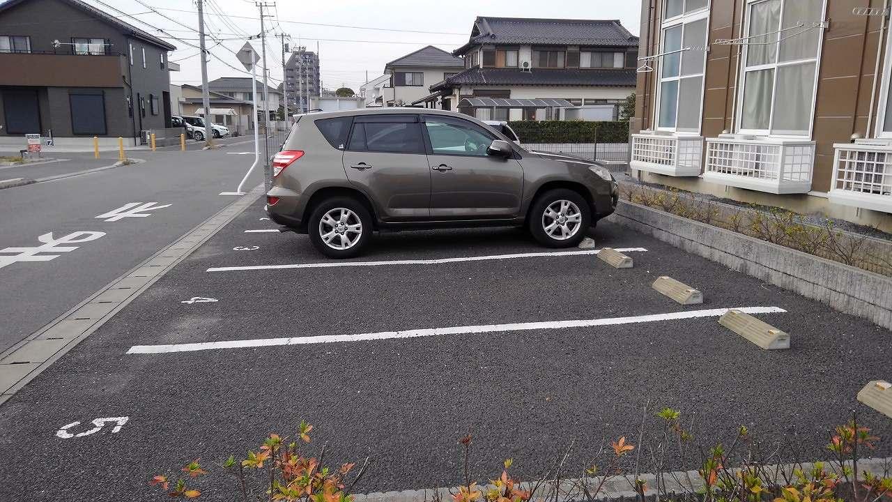 ヴェネッセ(13386)の外観・駐車場イメージ1枚目
