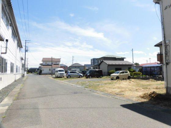 メゾン津志田月極駐車場の外観・駐車場イメージ3枚目