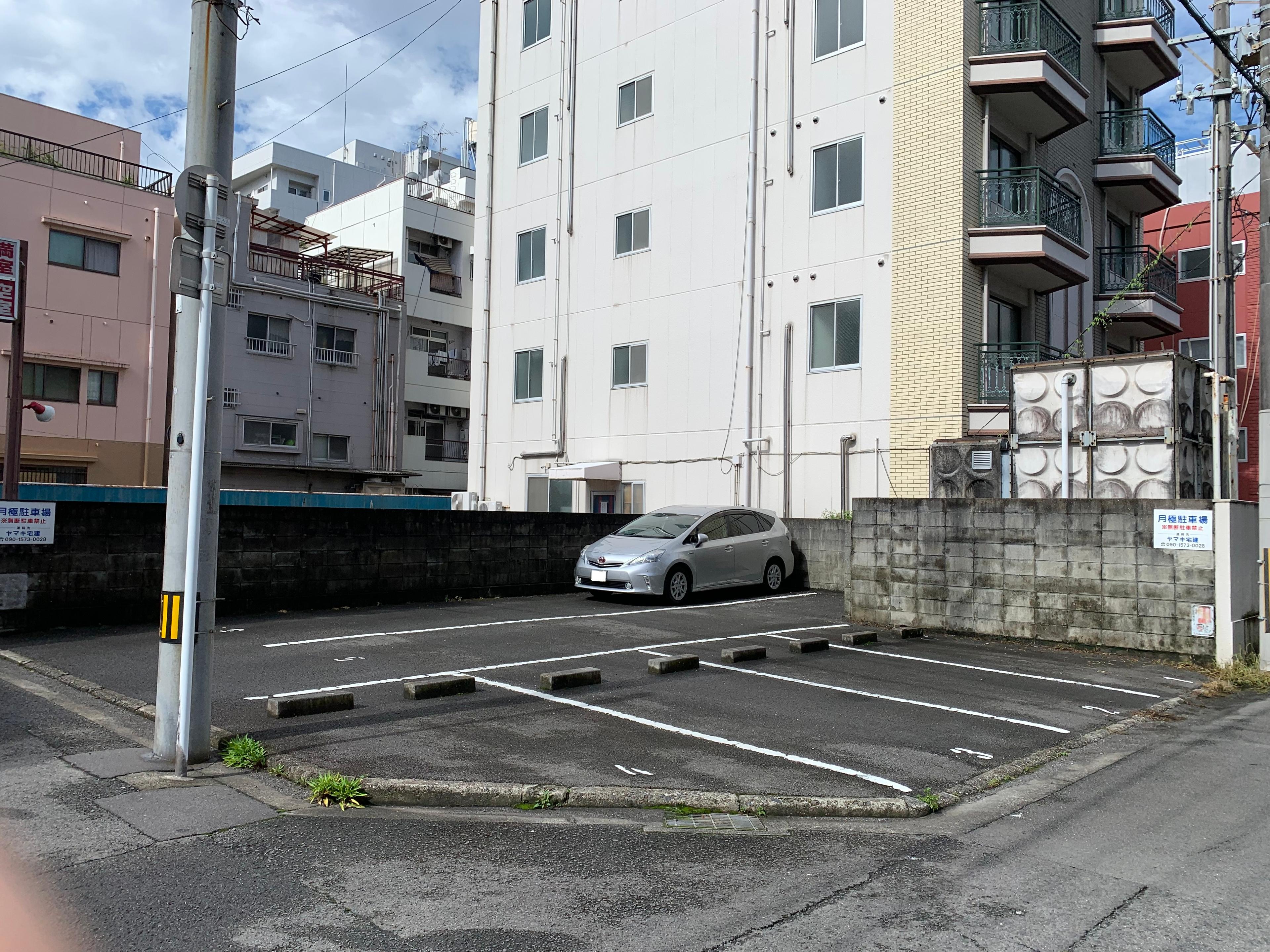 西泉駐車場の外観・駐車場イメージ1枚目