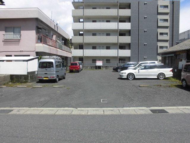 ｼﾞｮｲﾝﾄｽﾃｰｼﾞ西田の外観・駐車場イメージ1枚目