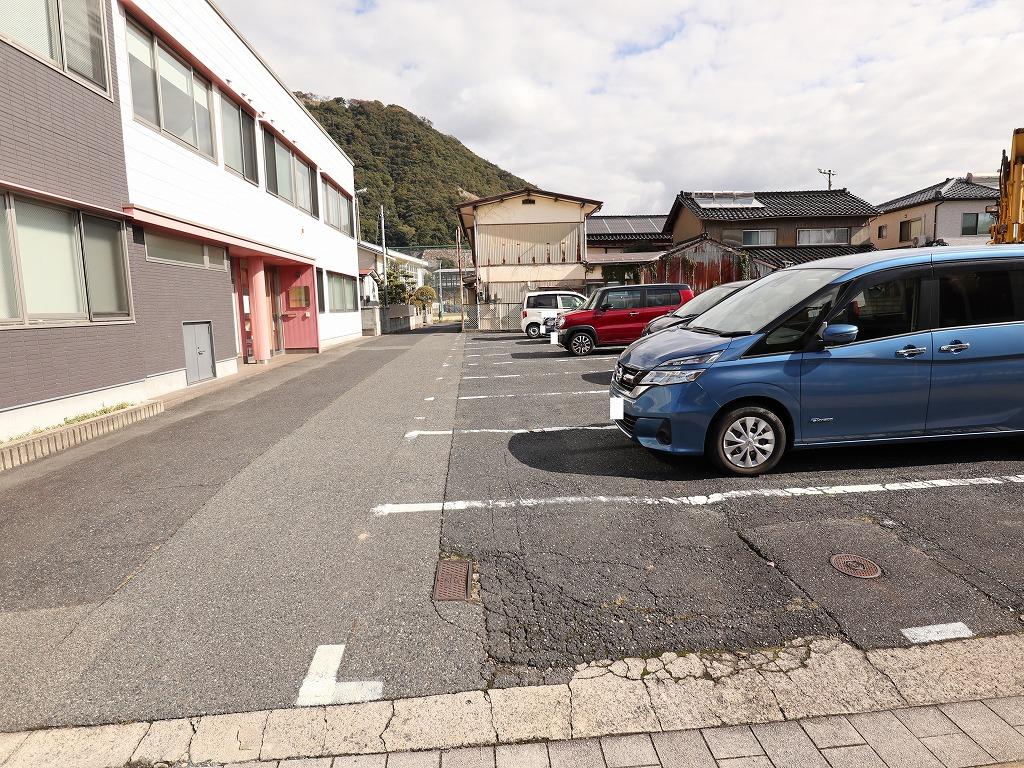 東町2丁目211駐車場の外観・駐車場イメージ2枚目