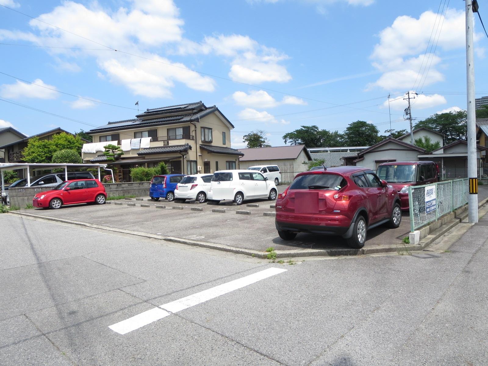 小島駐車場（堤下）の外観・駐車場イメージ3枚目