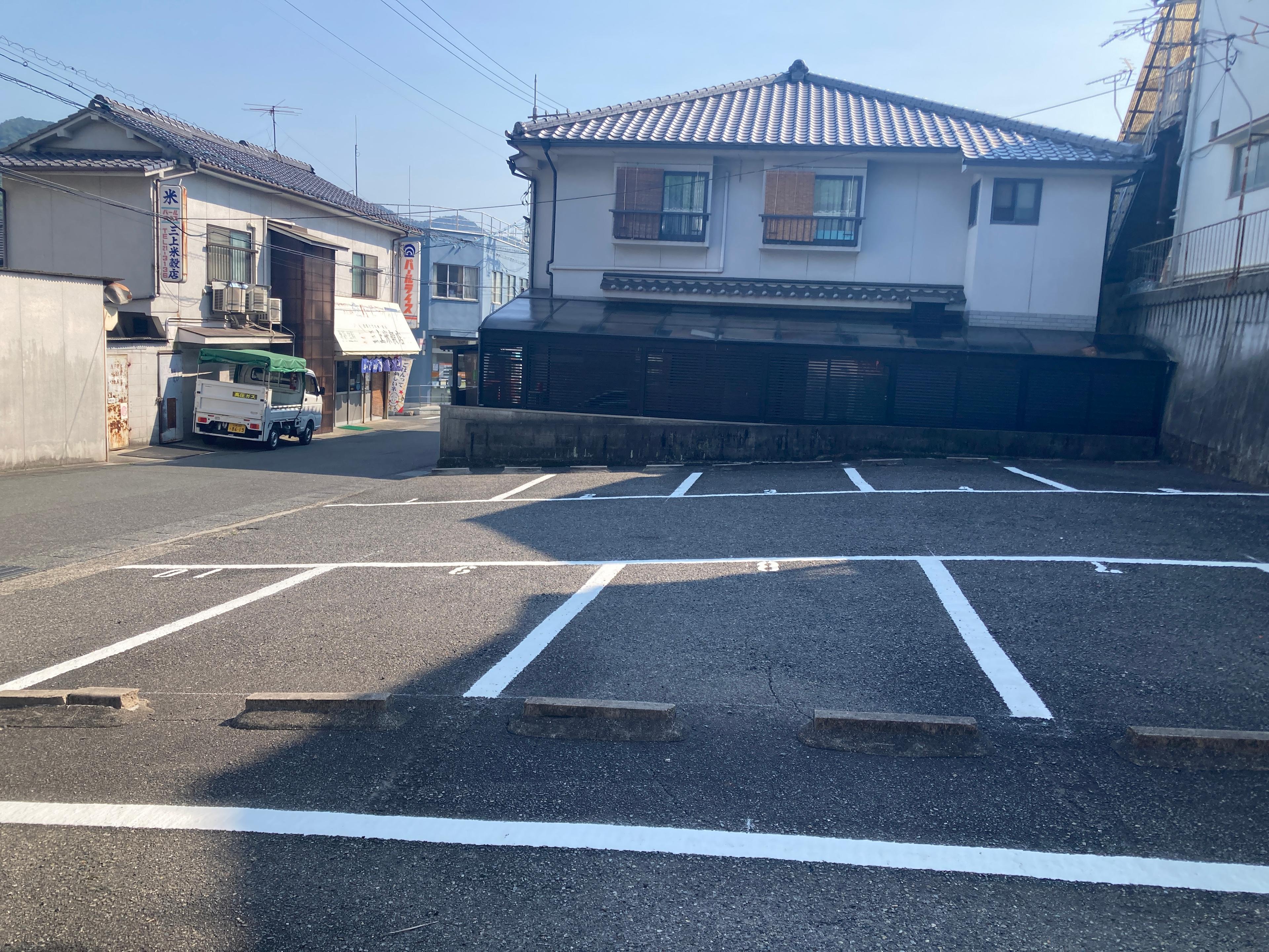 伏原ガレージの外観・駐車場イメージ1枚目