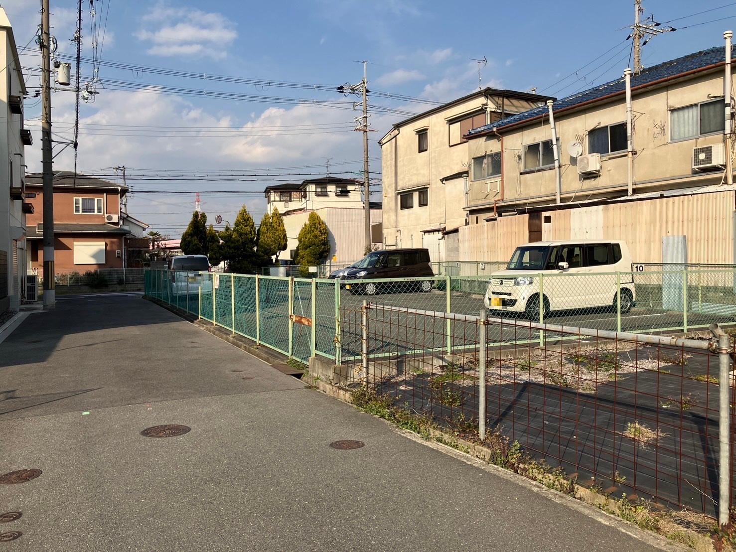 津田西町ガレージの外観・駐車場イメージ3枚目