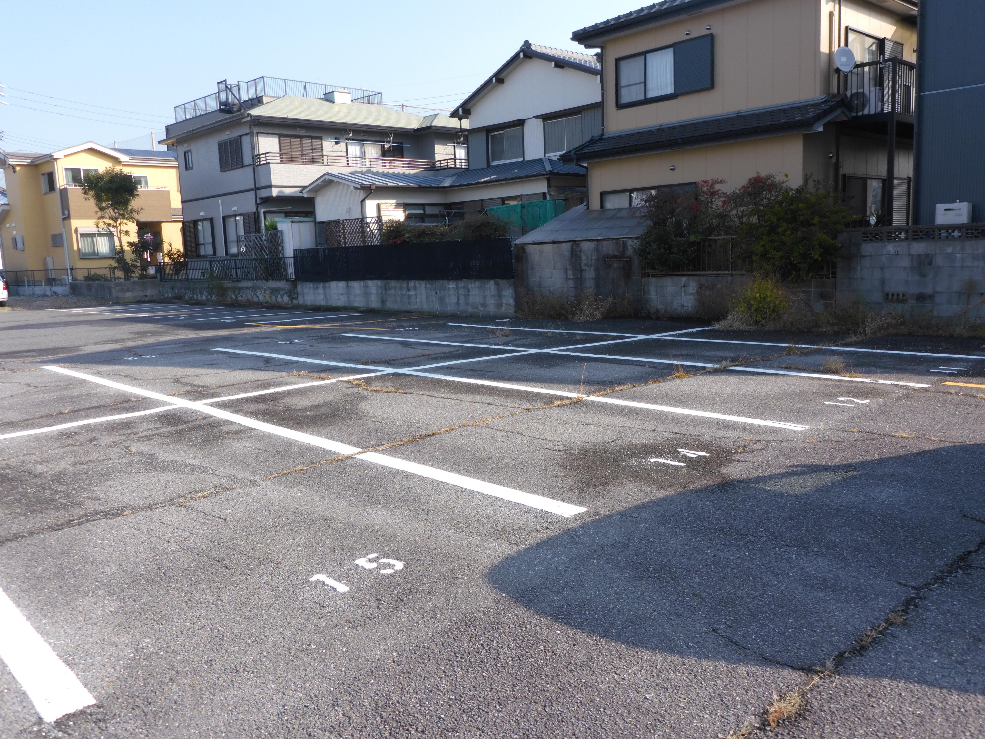 320145の外観・駐車場イメージ3枚目
