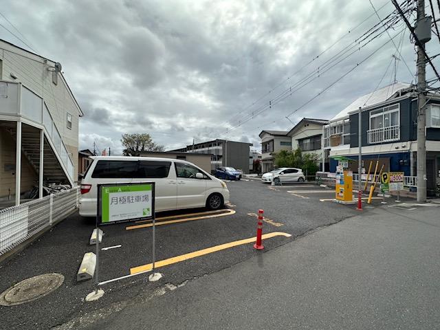122パーキングの外観・駐車場イメージ1枚目