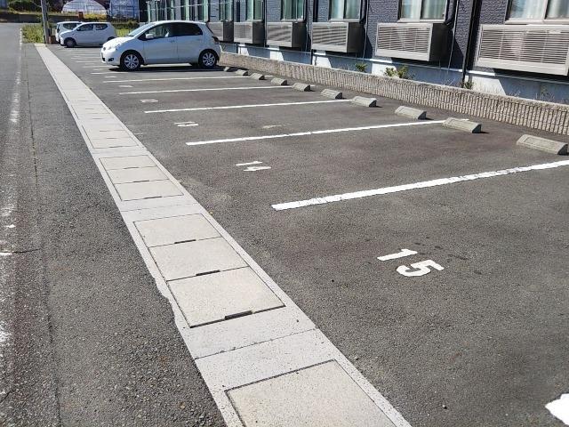 リビングストン(41465)の外観・駐車場イメージ1枚目