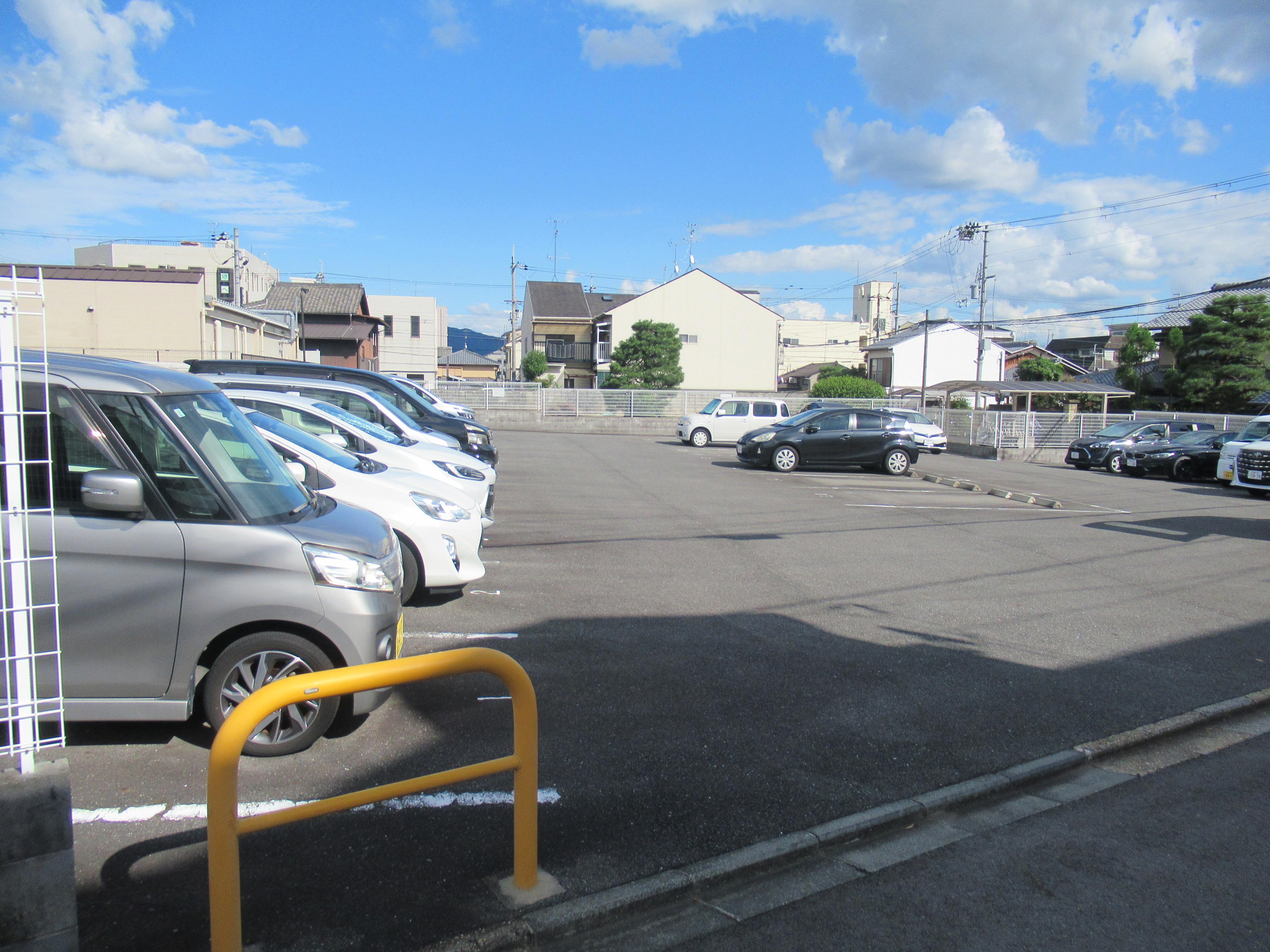 西村ガレージの外観・駐車場イメージ1枚目