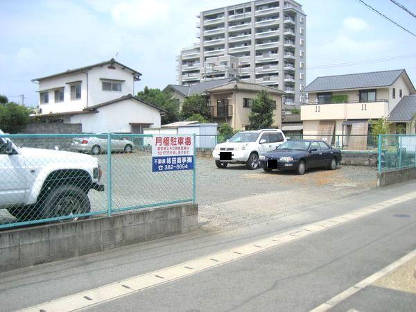 岡本駐車場の外観・駐車場イメージ1枚目