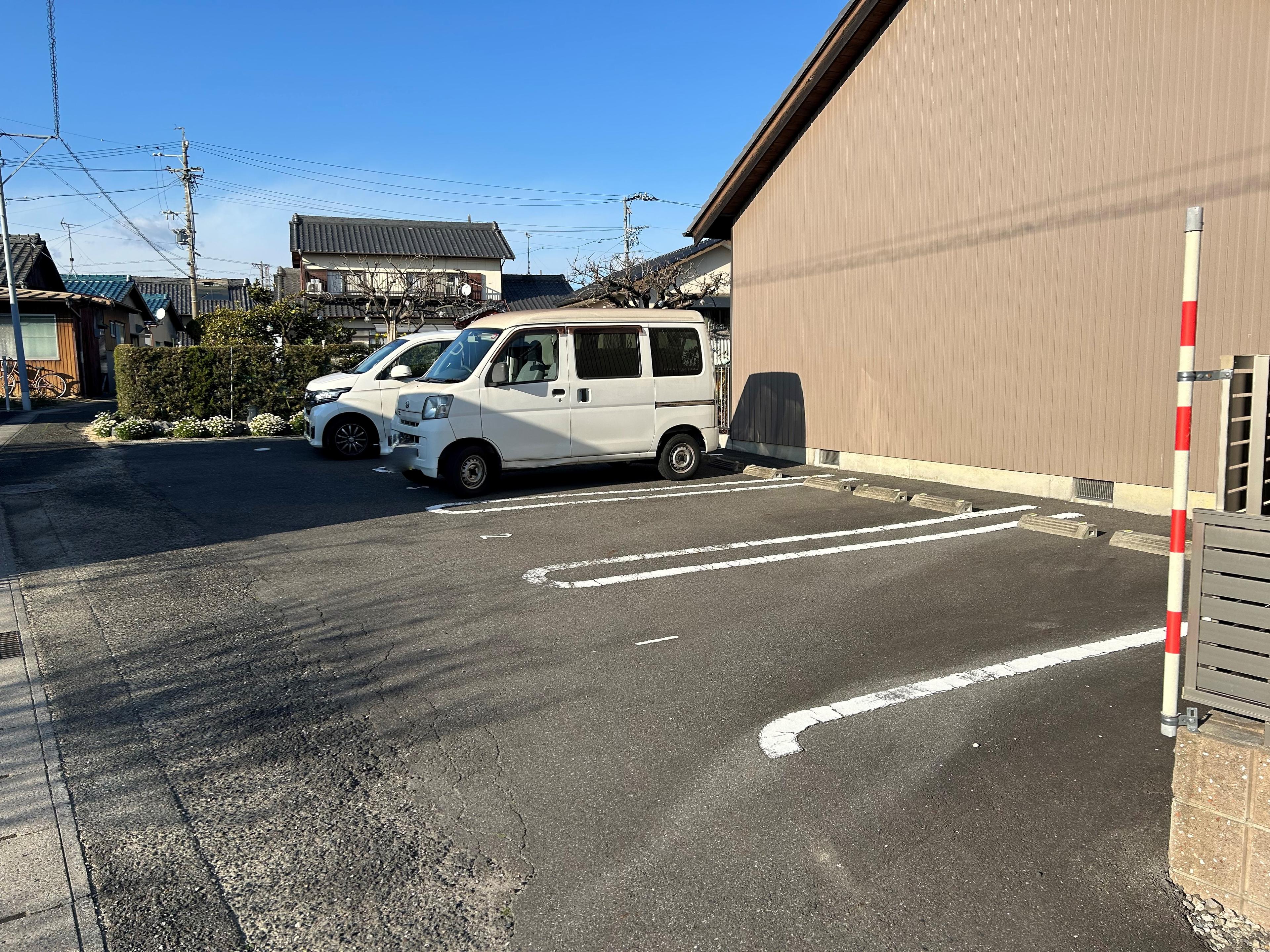 000190の外観・駐車場イメージ2枚目