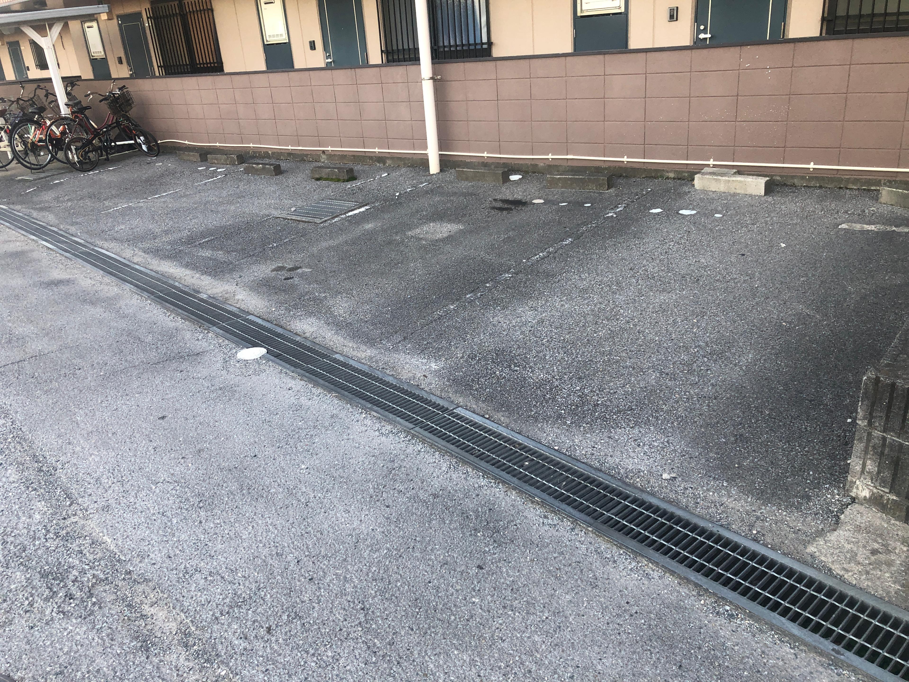 シャンフルールの外観・駐車場イメージ3枚目