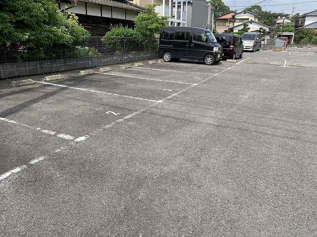 ファースト２(40349)の外観・駐車場イメージ1枚目
