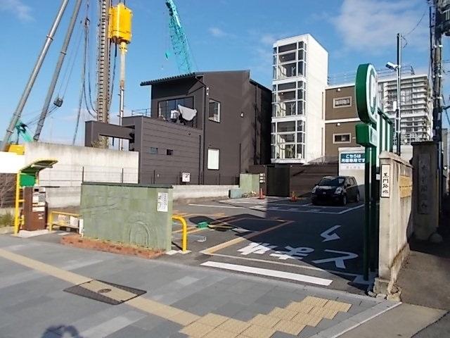 東山五条西の外観・駐車場イメージ1枚目