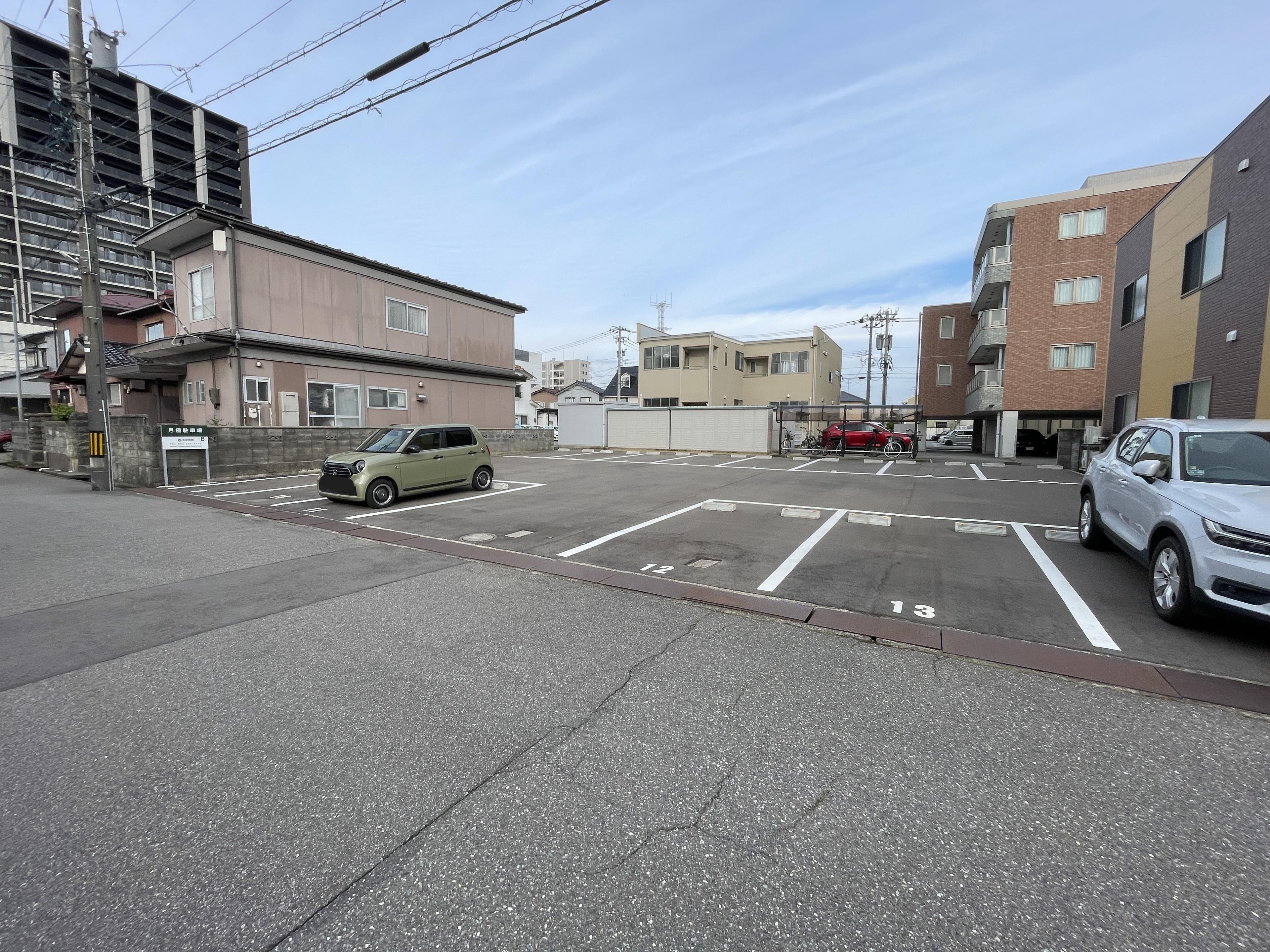 駅西本町3丁目Ｂ月極駐車場の外観・駐車場イメージ1枚目