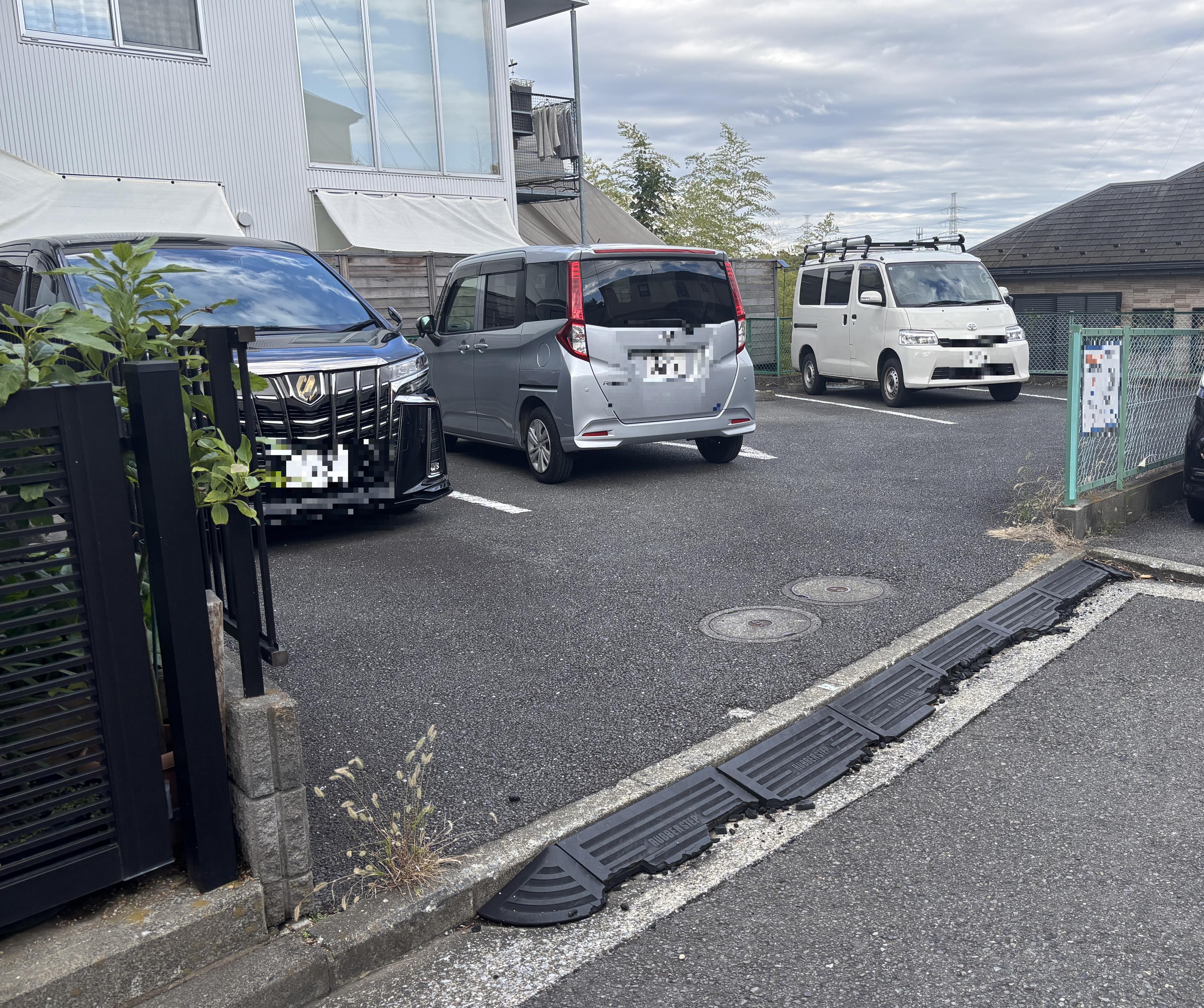 おかづ駐車場の外観・駐車場イメージ1枚目