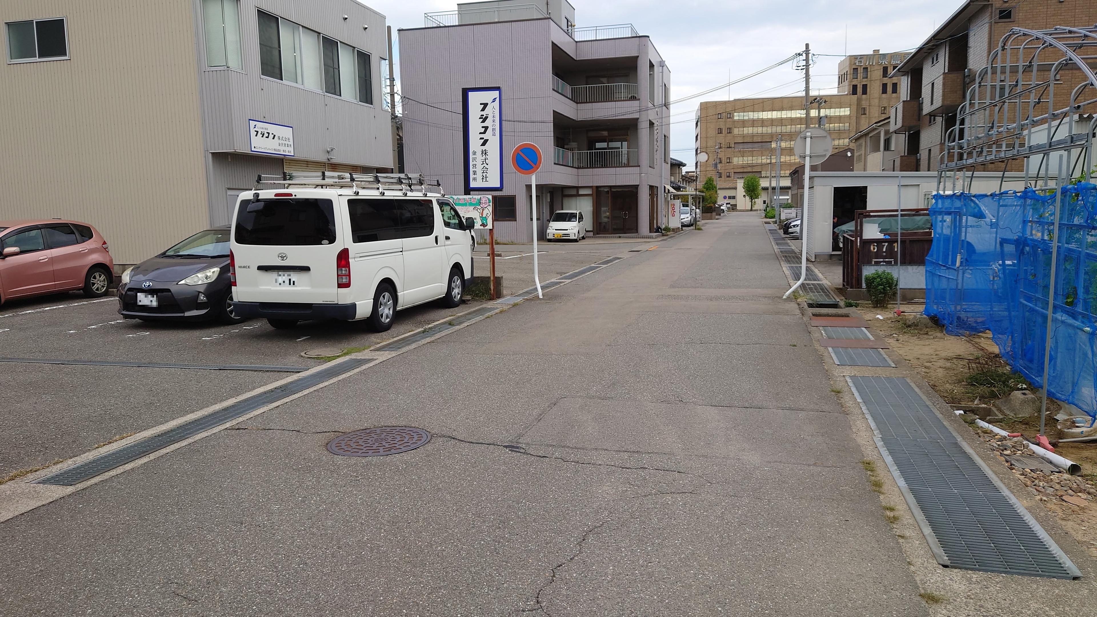 皆川駐車場の外観・駐車場イメージ2枚目
