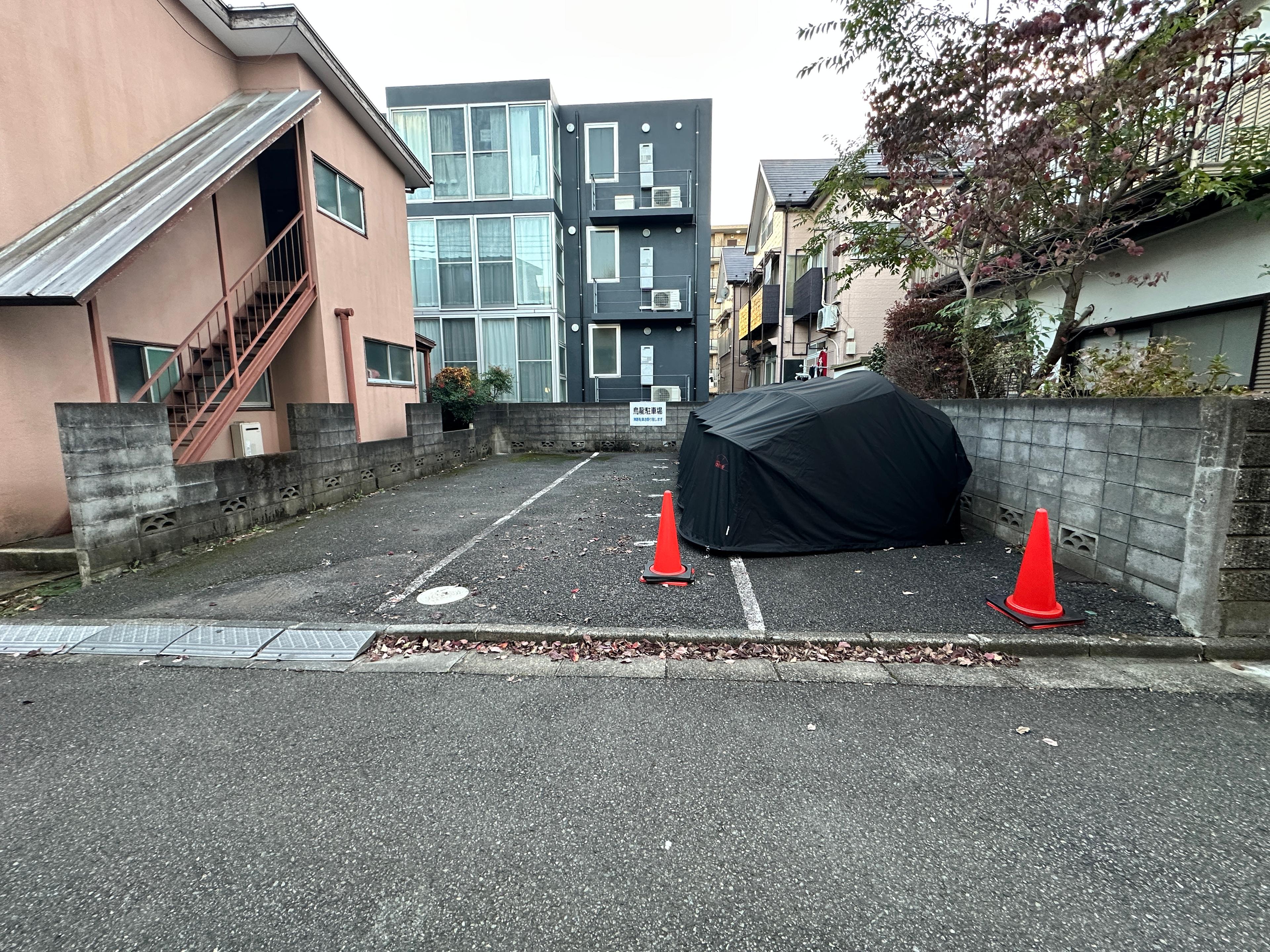 相模が丘5丁目（屋根付き）バイク駐車場の外観・駐車場イメージ2枚目