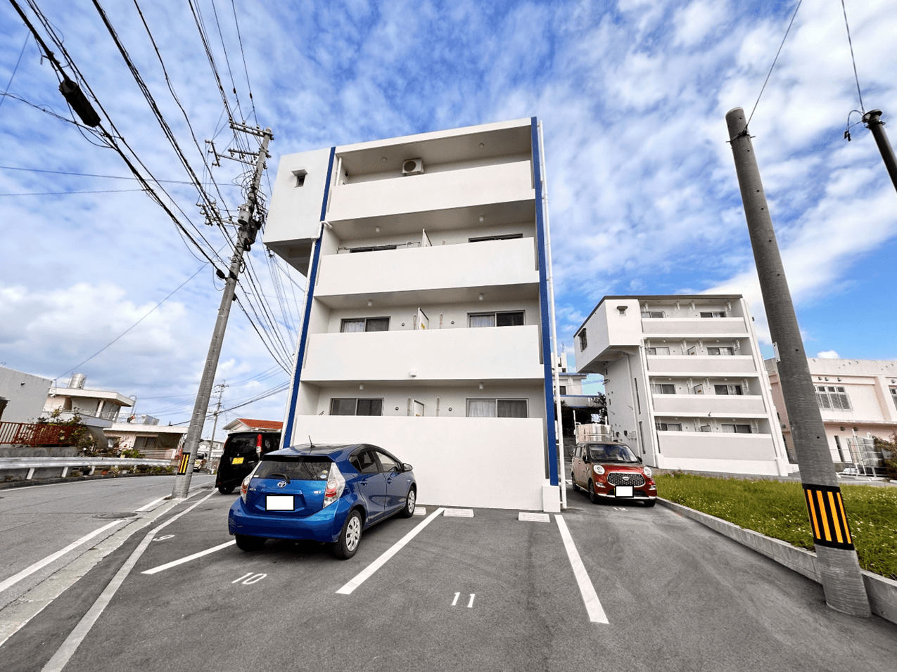 ピネＫの外観・駐車場イメージ1枚目