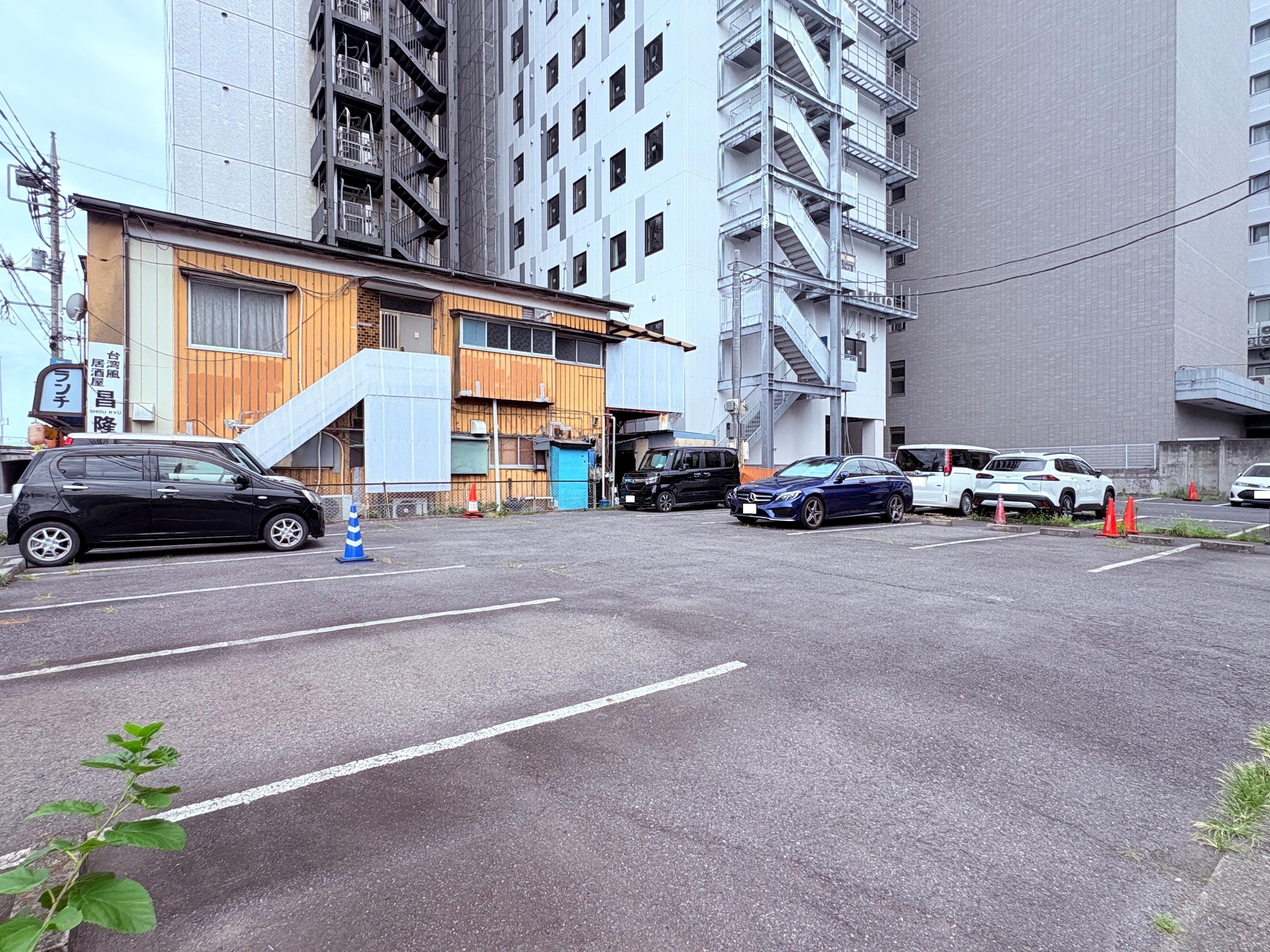 飛田パーキングの外観・駐車場イメージ2枚目