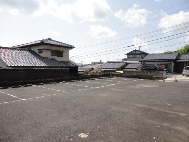 朝霧１丁目中野駐車場の外観・駐車場イメージ2枚目