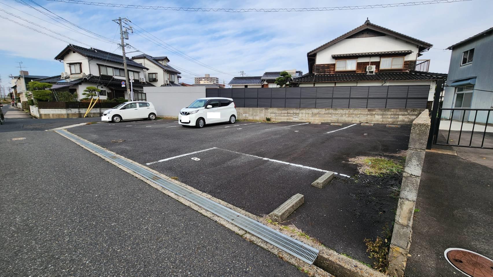 キャッスル駐車場Bの外観・駐車場イメージ2枚目