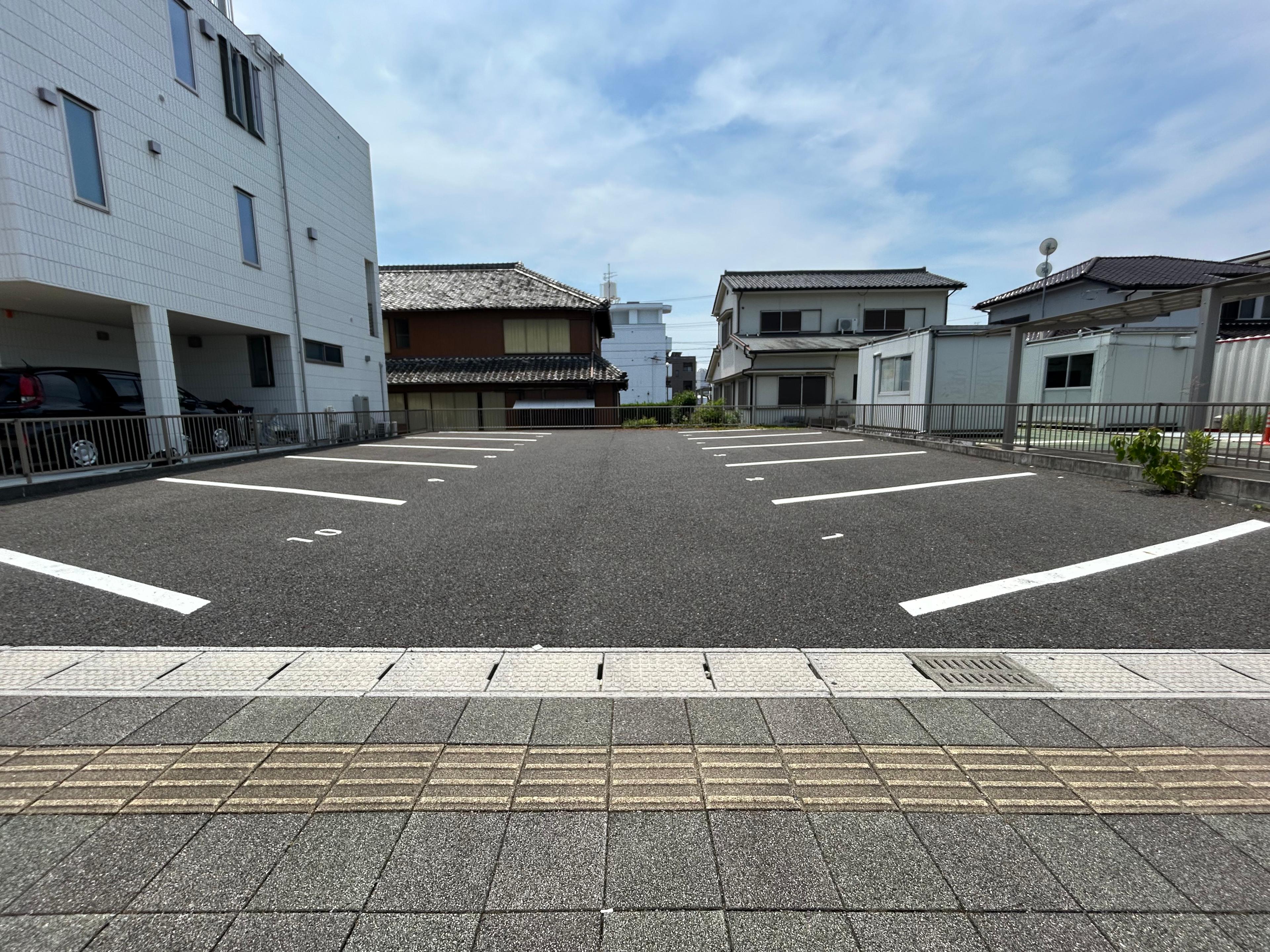 豊田市若宮町4丁目貸駐車場の外観・駐車場イメージ1枚目