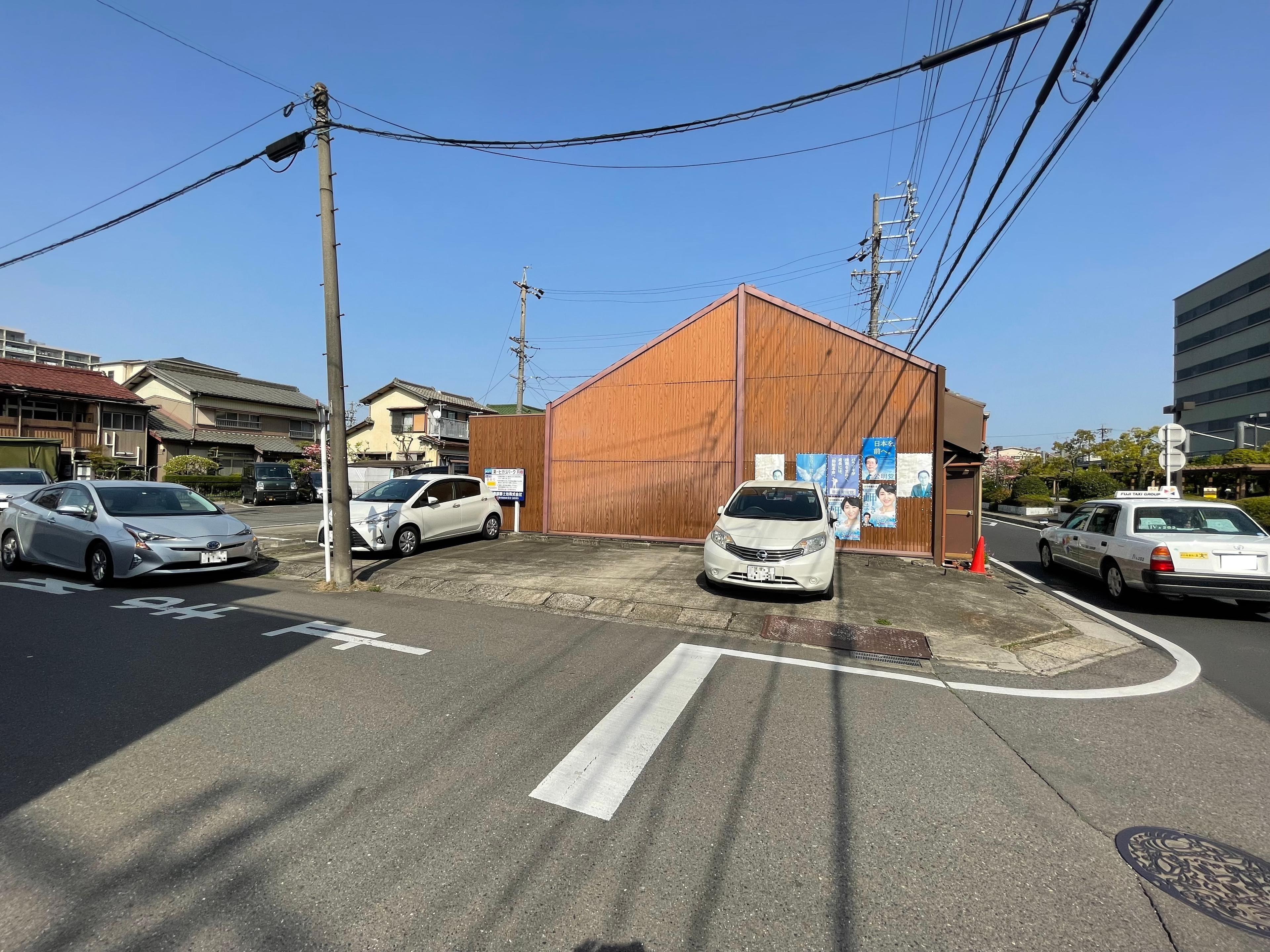 第一ヒカリパークの外観・駐車場イメージ1枚目