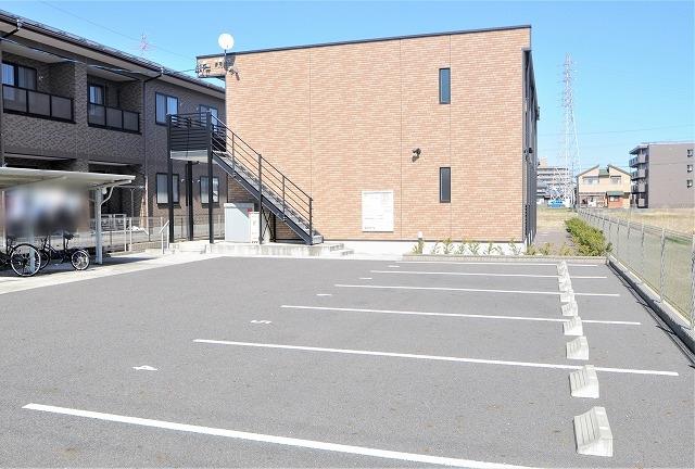 レディアンス柳津(55195)の外観・駐車場イメージ1枚目