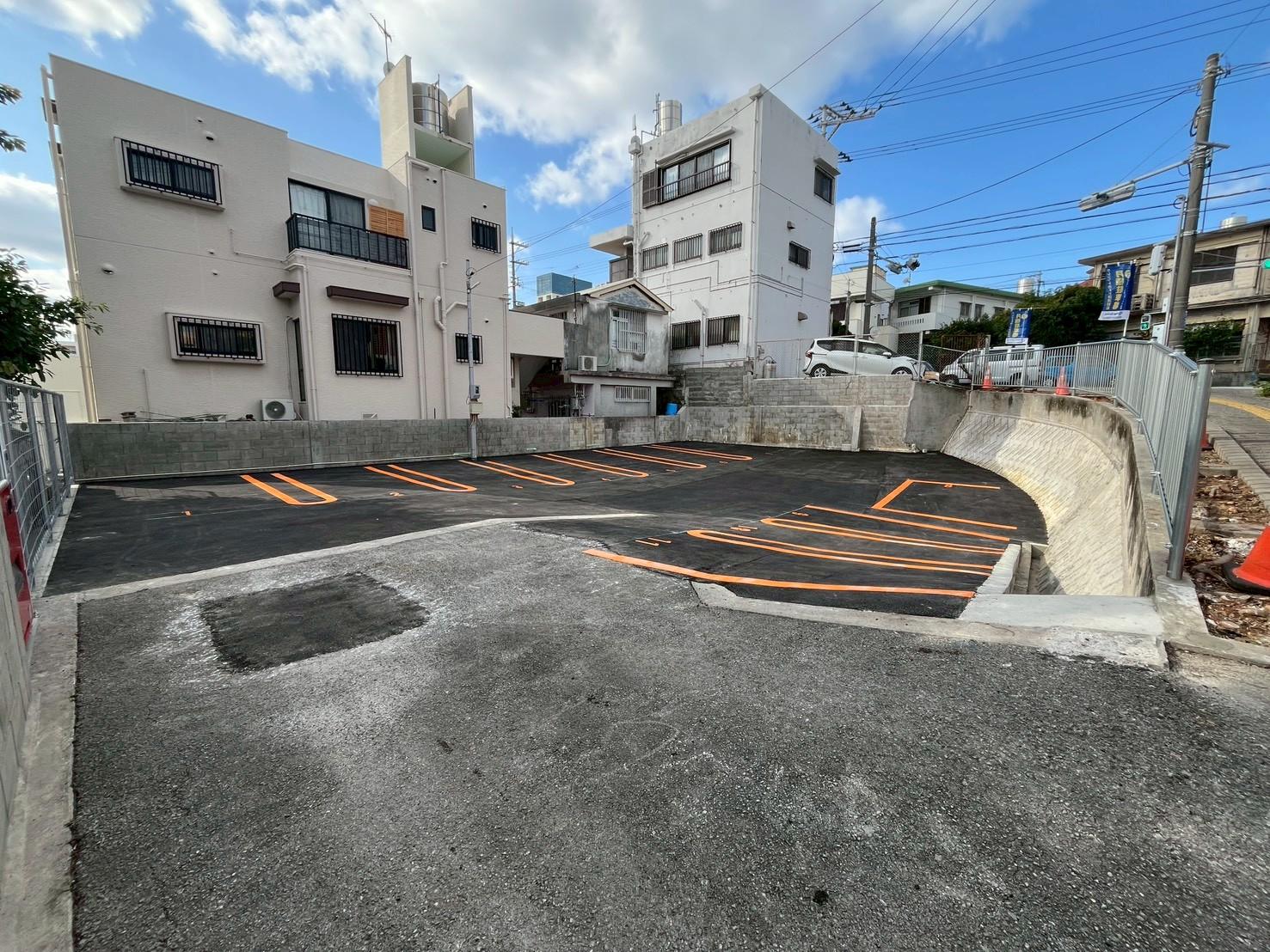 ミカレパーキングの外観・駐車場イメージ1枚目