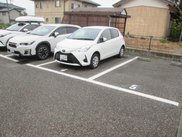 エーヴィヒ(31227)の外観・駐車場イメージ1枚目