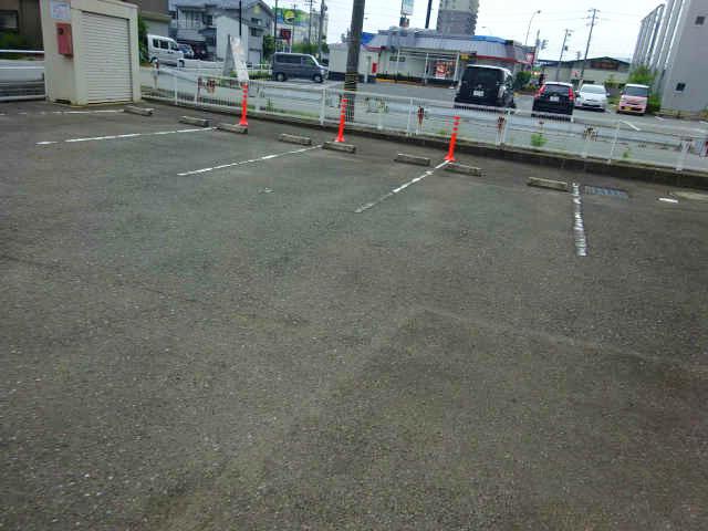 ディラネーロ(28175)の外観・駐車場イメージ1枚目