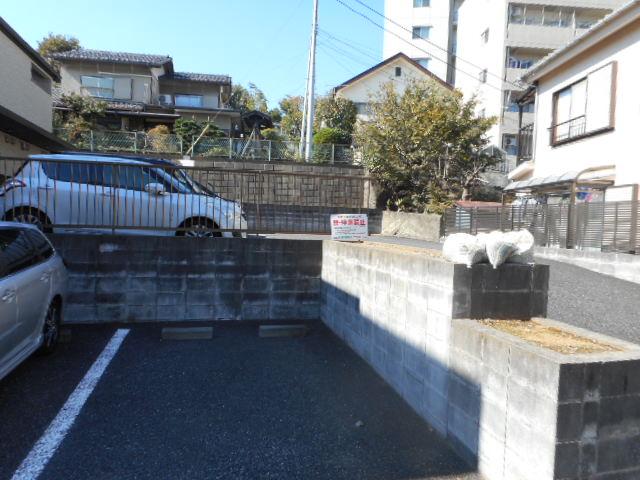小川駐車場の外観・駐車場イメージ3枚目
