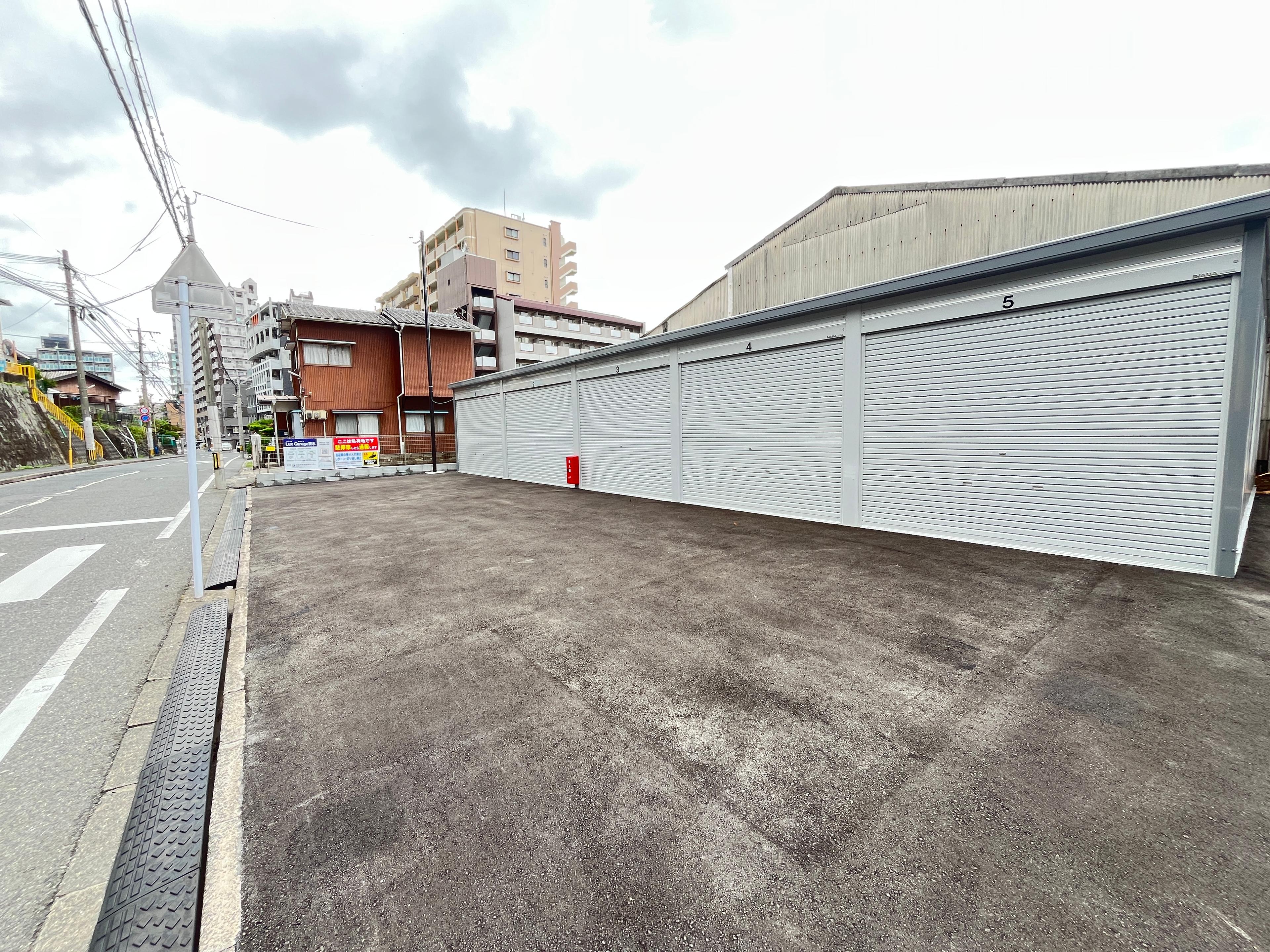 Ｌｕｘ Ｇａｒａｇｅ 清水の外観・駐車場イメージ1枚目