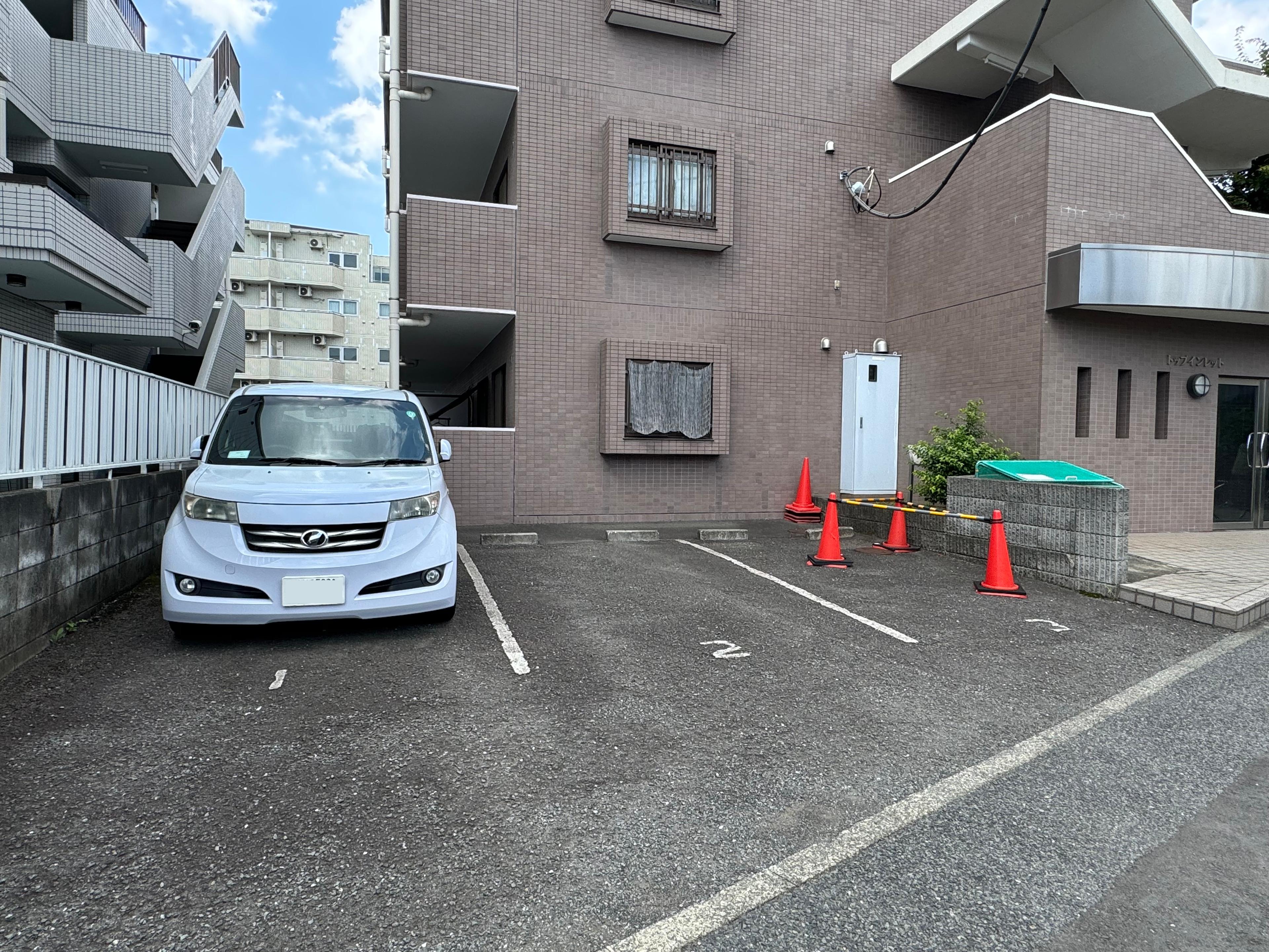 トップインレット駐車場の外観・駐車場イメージ1枚目