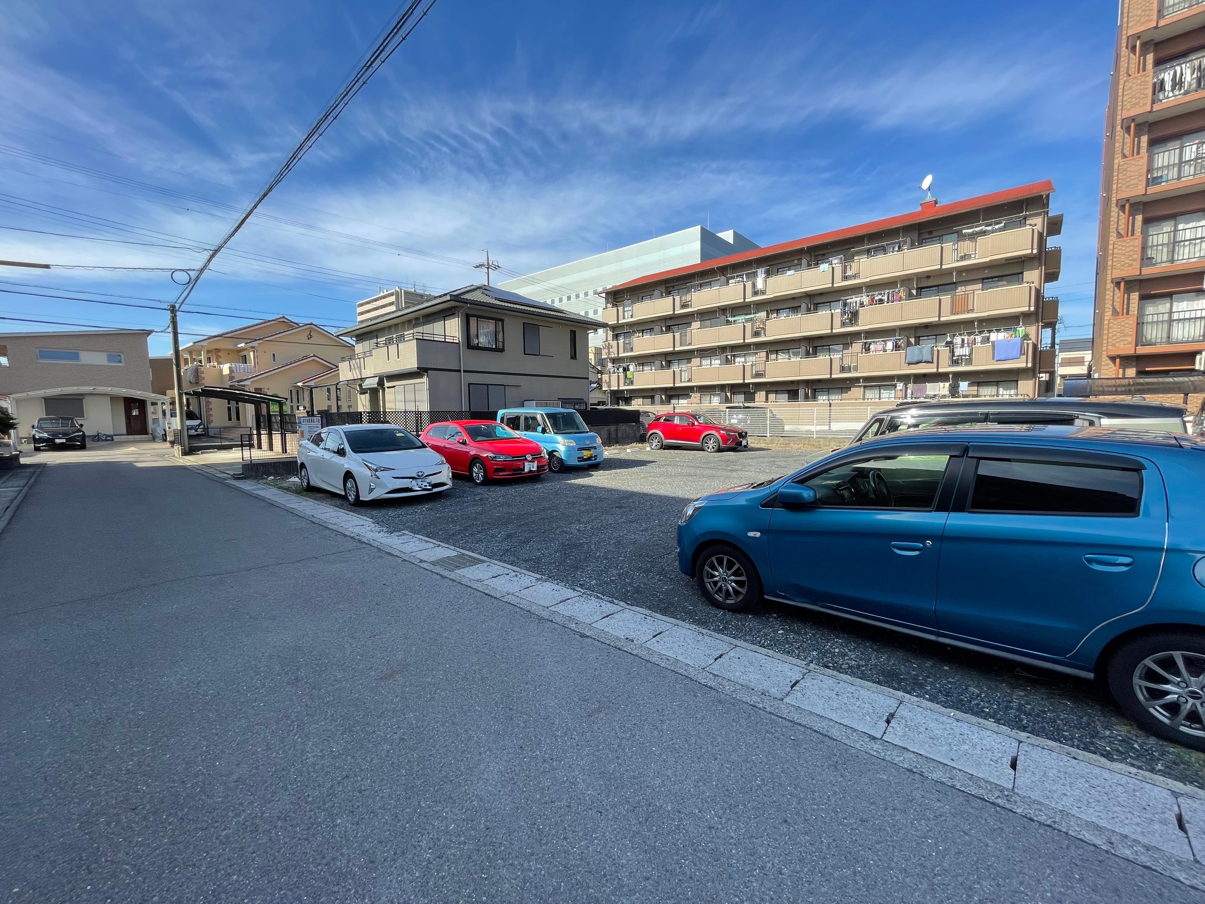 栄中央駐車場の外観・駐車場イメージ1枚目
