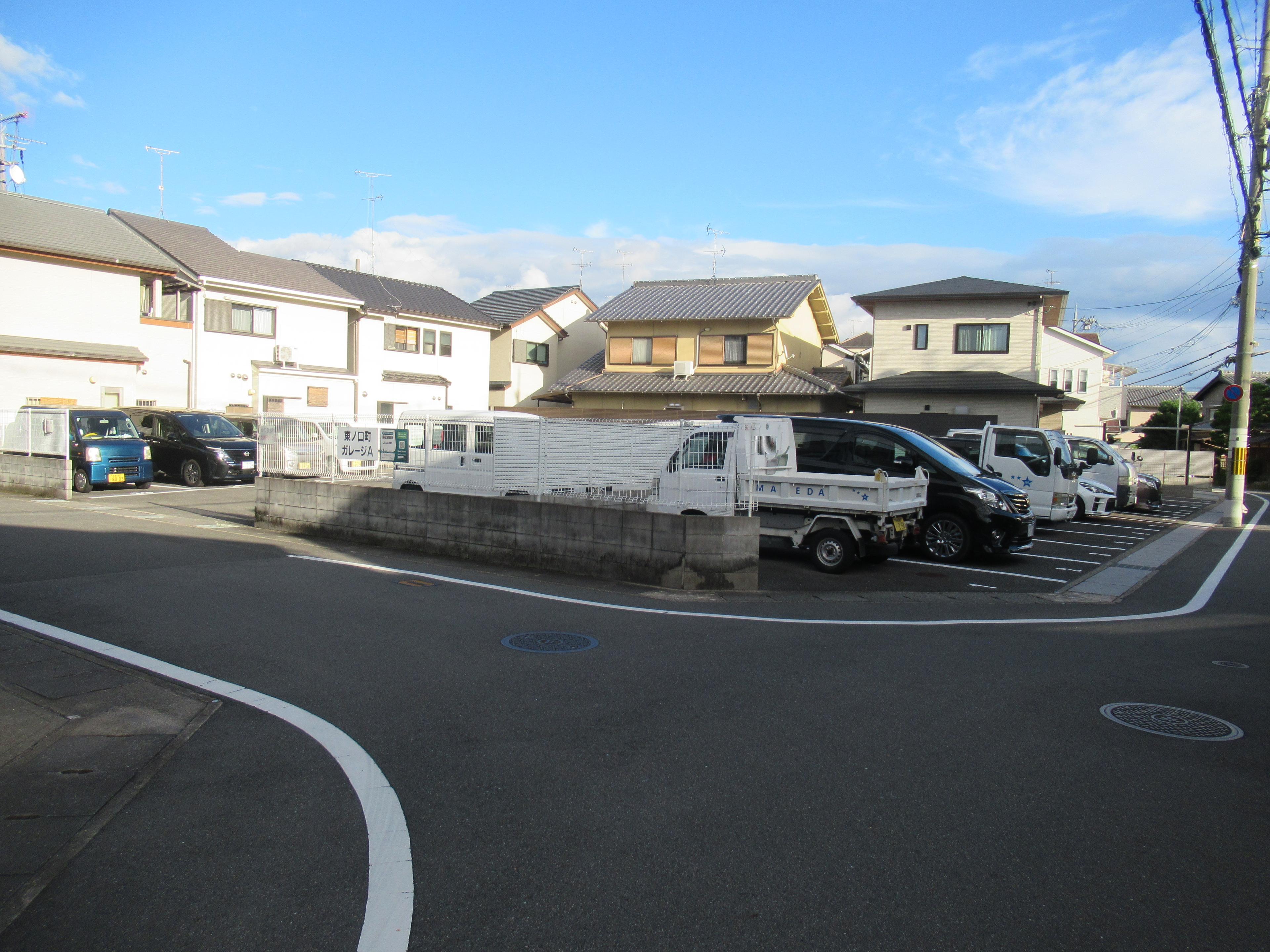 東ノ口町ガレージAの外観・駐車場イメージ1枚目