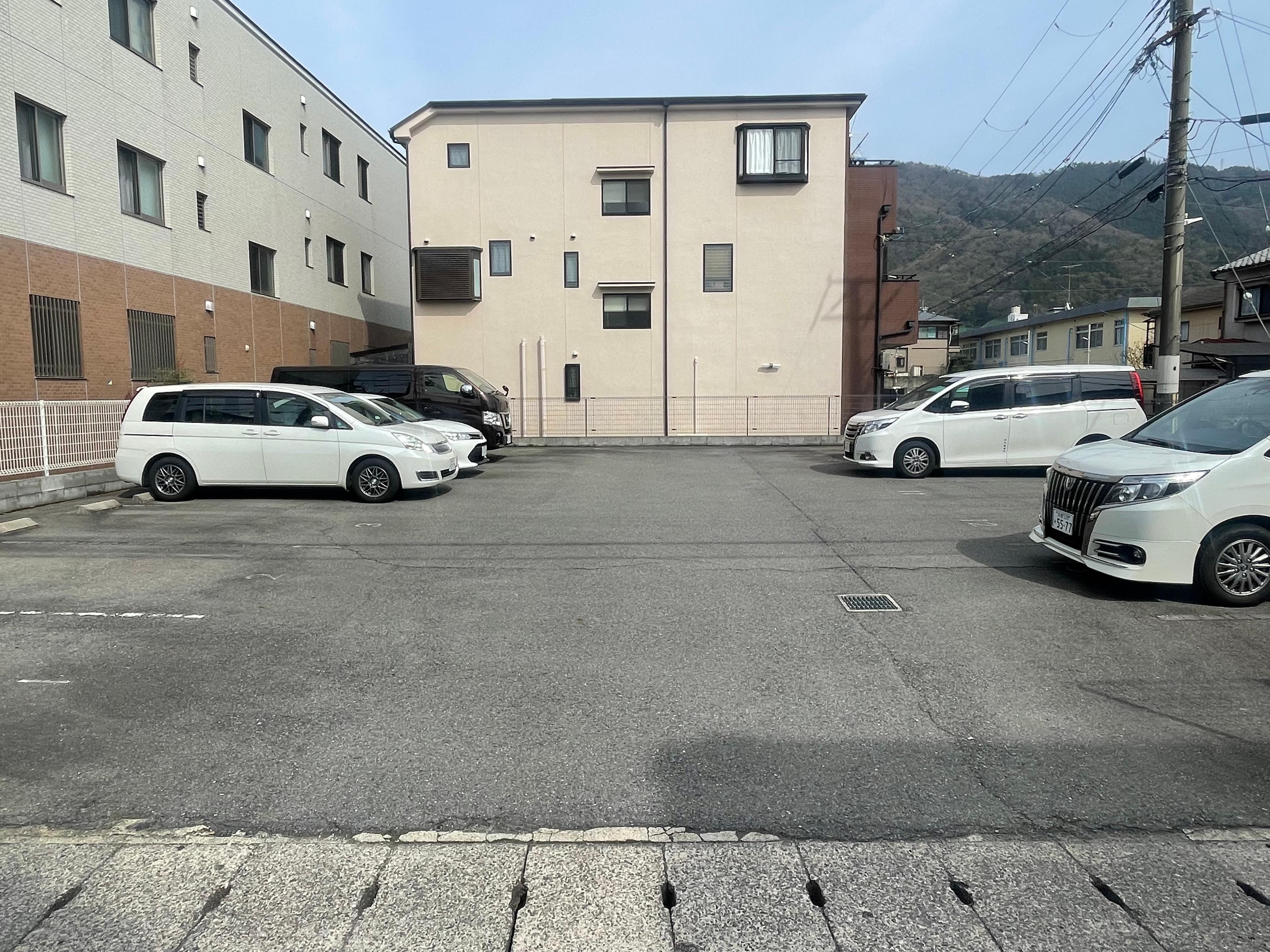 東野南井ノ上町ガレージの外観・駐車場イメージ1枚目