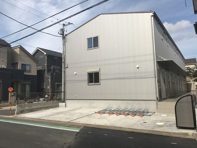 サマーセットの外観・駐車場イメージ1枚目