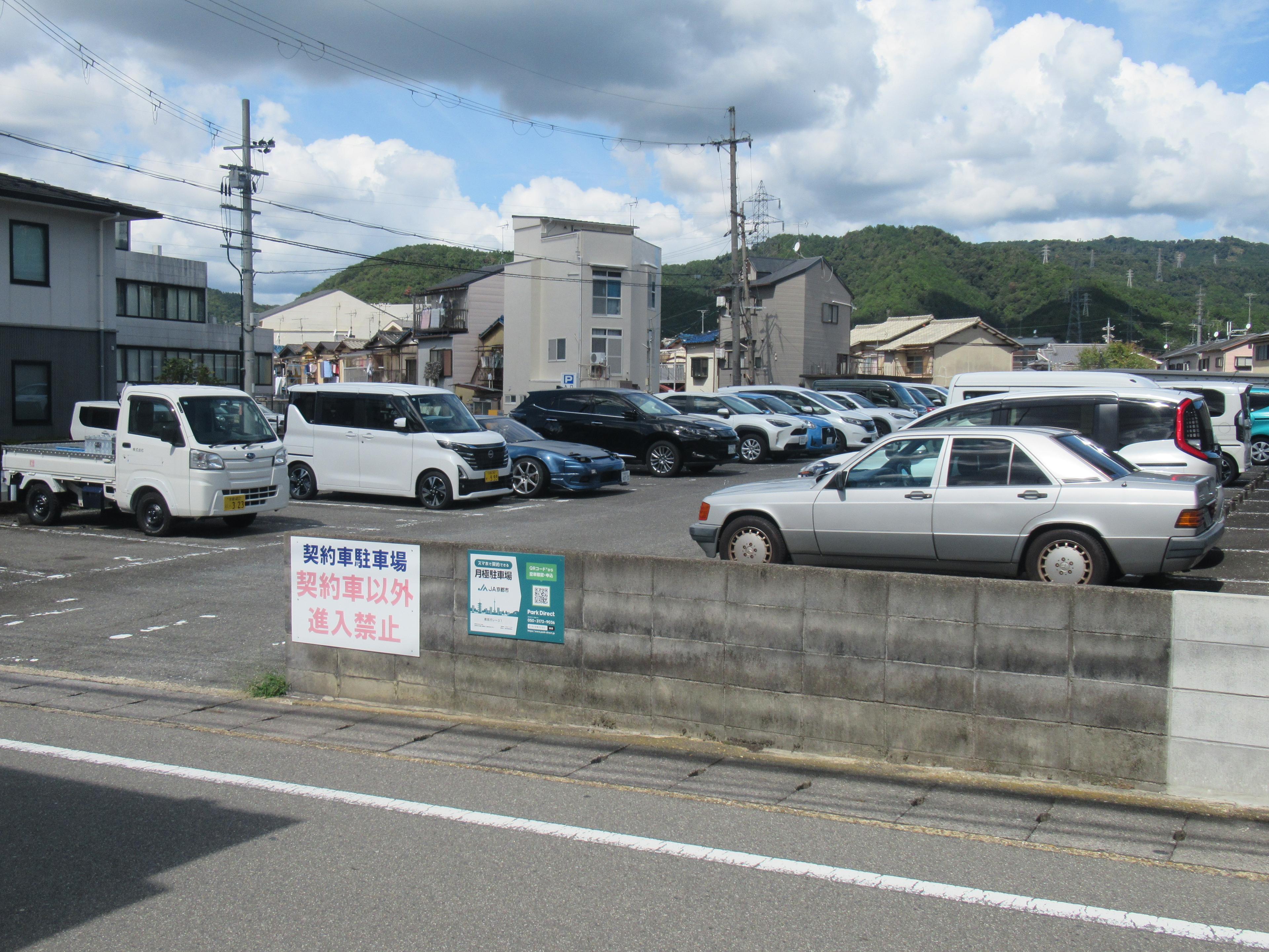 岩田ガレージ１の外観・駐車場イメージ1枚目