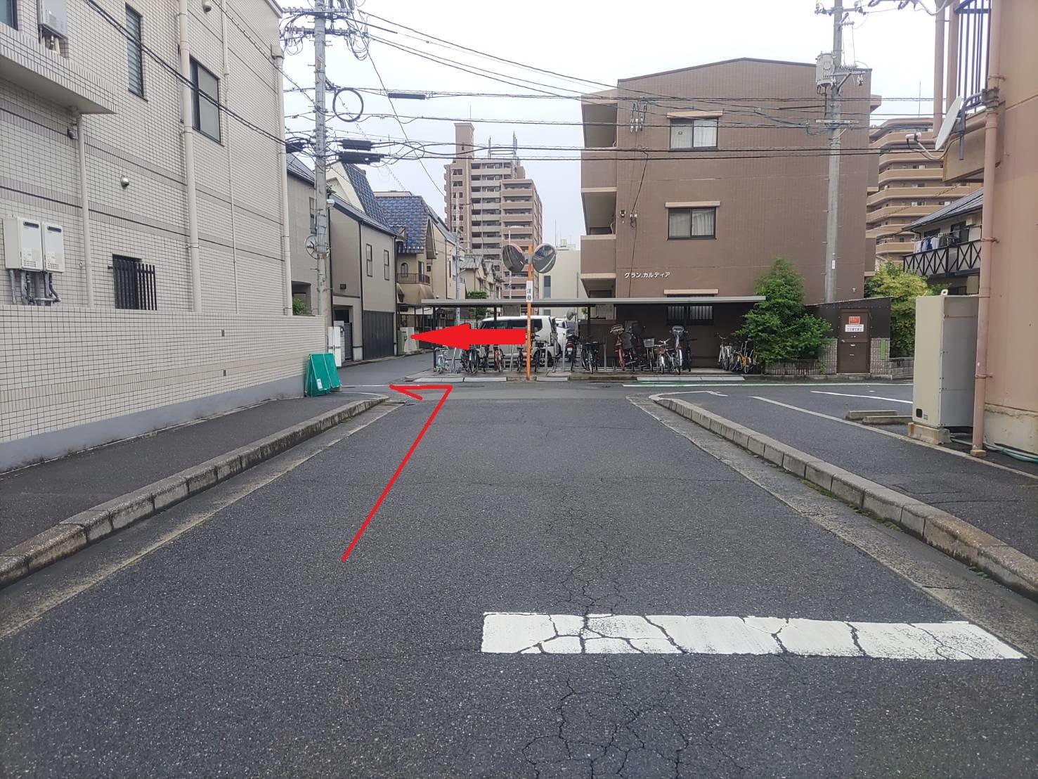 新谷ガレージ第二の外観・駐車場イメージ3枚目