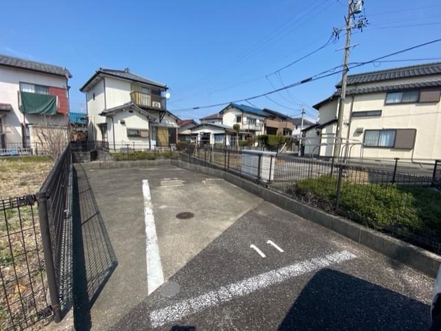 リュ　ビーチ(17692)の外観・駐車場イメージ2枚目