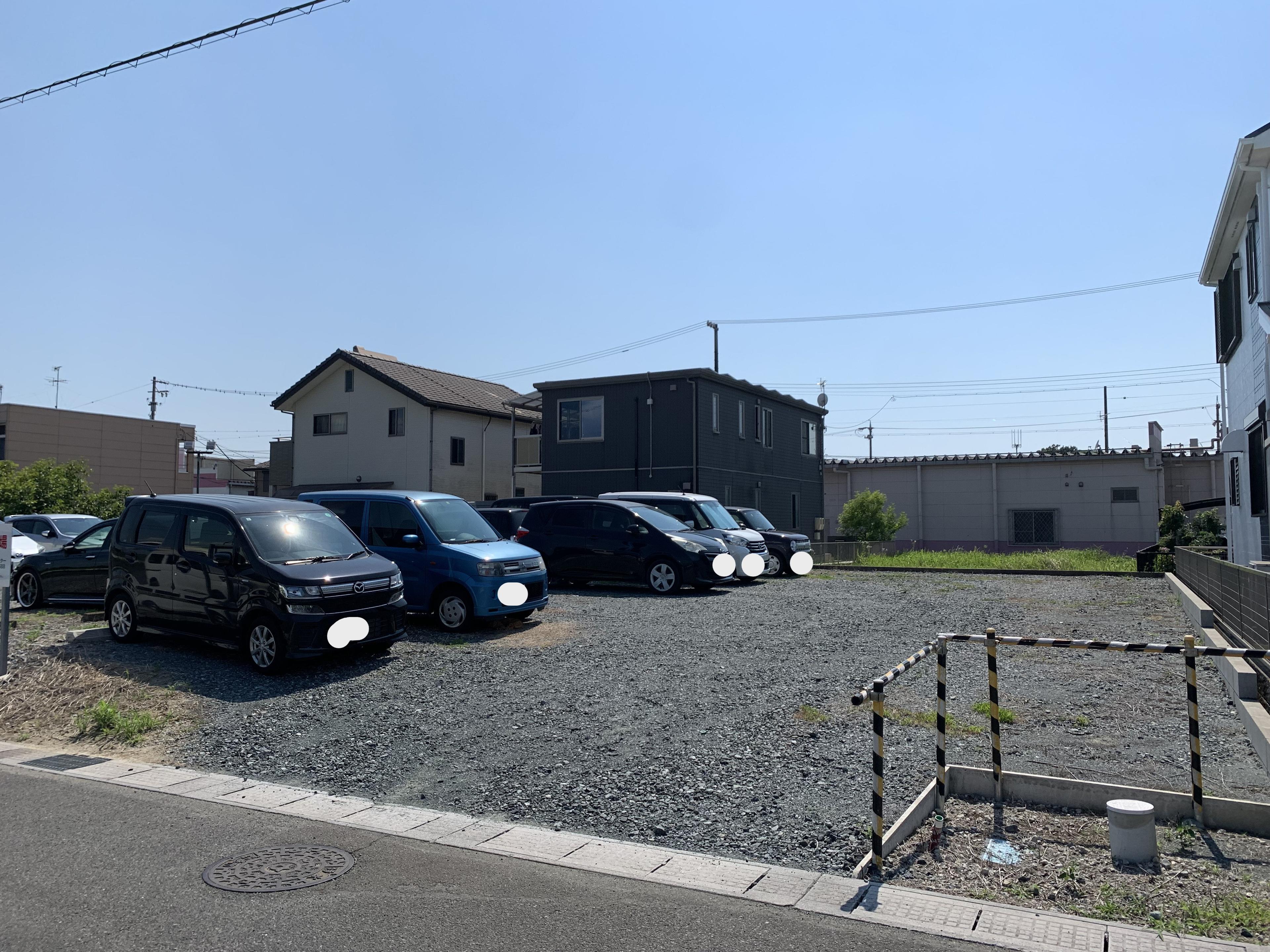 000214の外観・駐車場イメージ1枚目