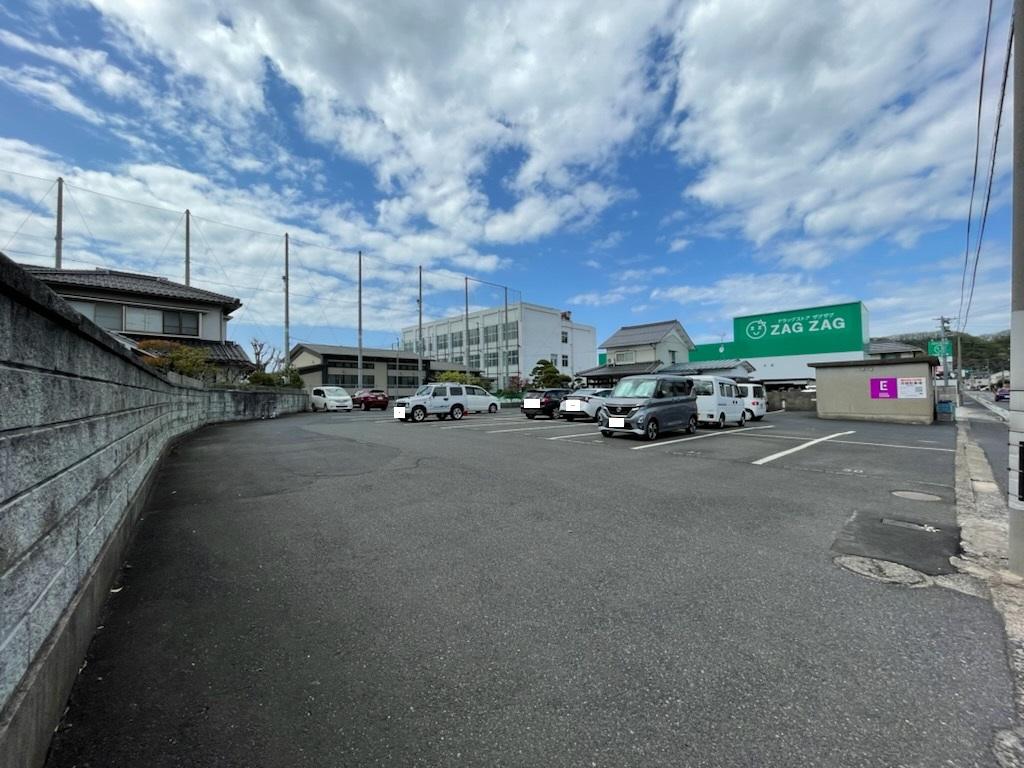 西品治865-1駐車場の外観・駐車場イメージ1枚目