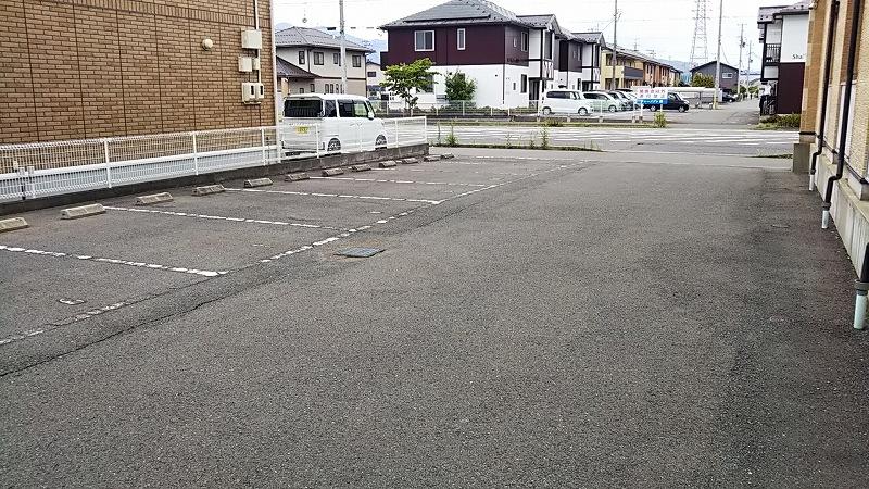 陽(28868)の外観・駐車場イメージ1枚目